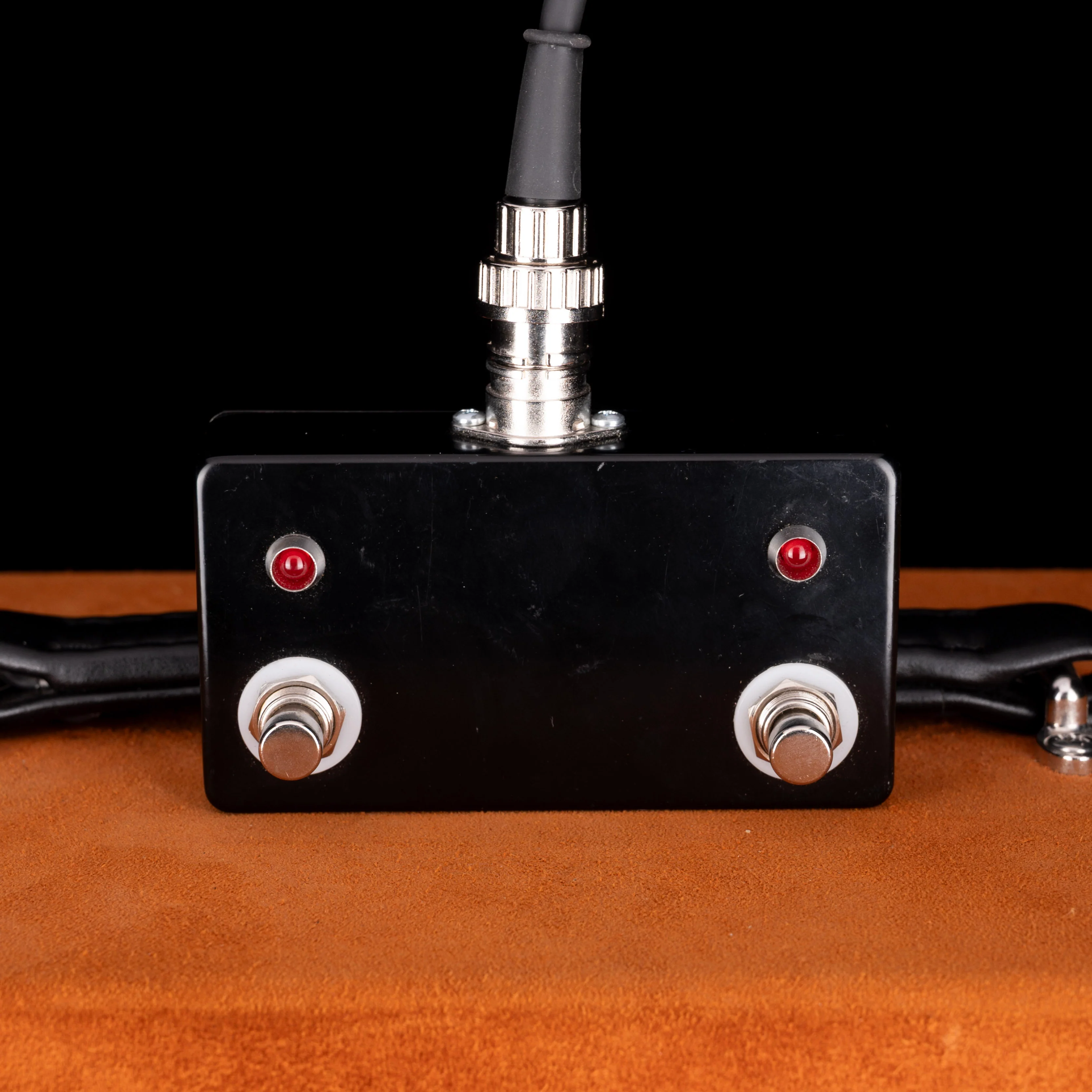 Pre-Owned '22 Amplified Nation Bombshell 50-Watt Guitar Amp Head And 112 15-ohm 65-watt Matching Cab - Golden Brown Suede Owned by Ben Harper - Image 18