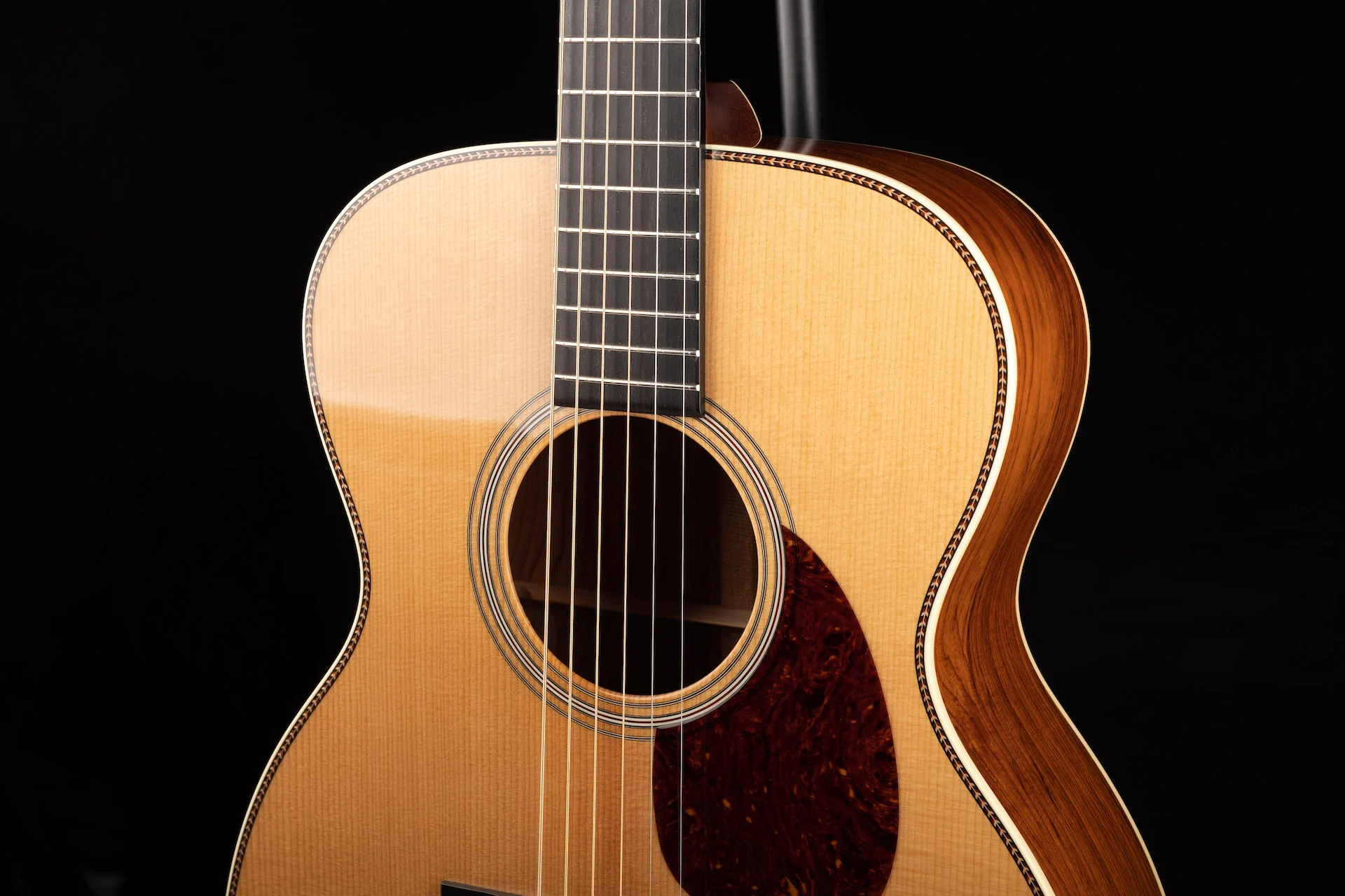 Pre Owned Bourgeois Panama Red OM Natural Acoustic Guitar With OHSC - Image 5