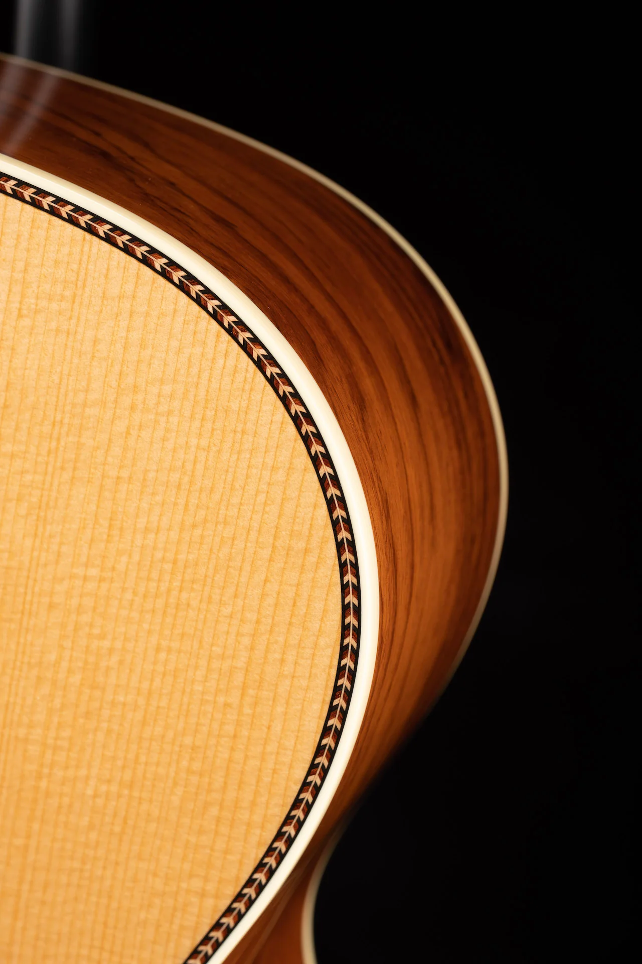 Pre Owned Bourgeois Panama Red OM Natural Acoustic Guitar With OHSC - Image 6