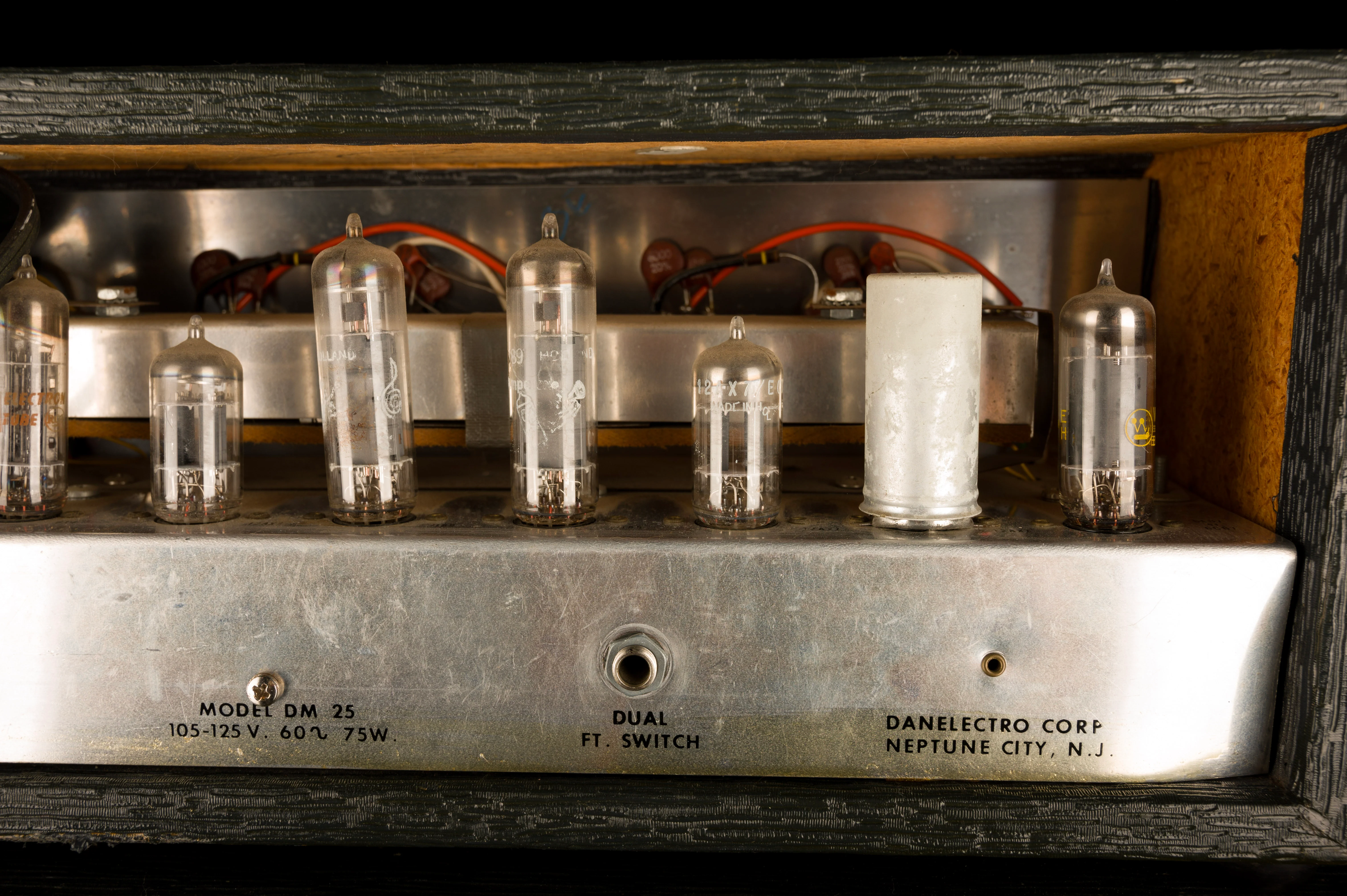Vintage Danelectro DM 25 Guitar Amp Head With Matching Cabinet - Image 16