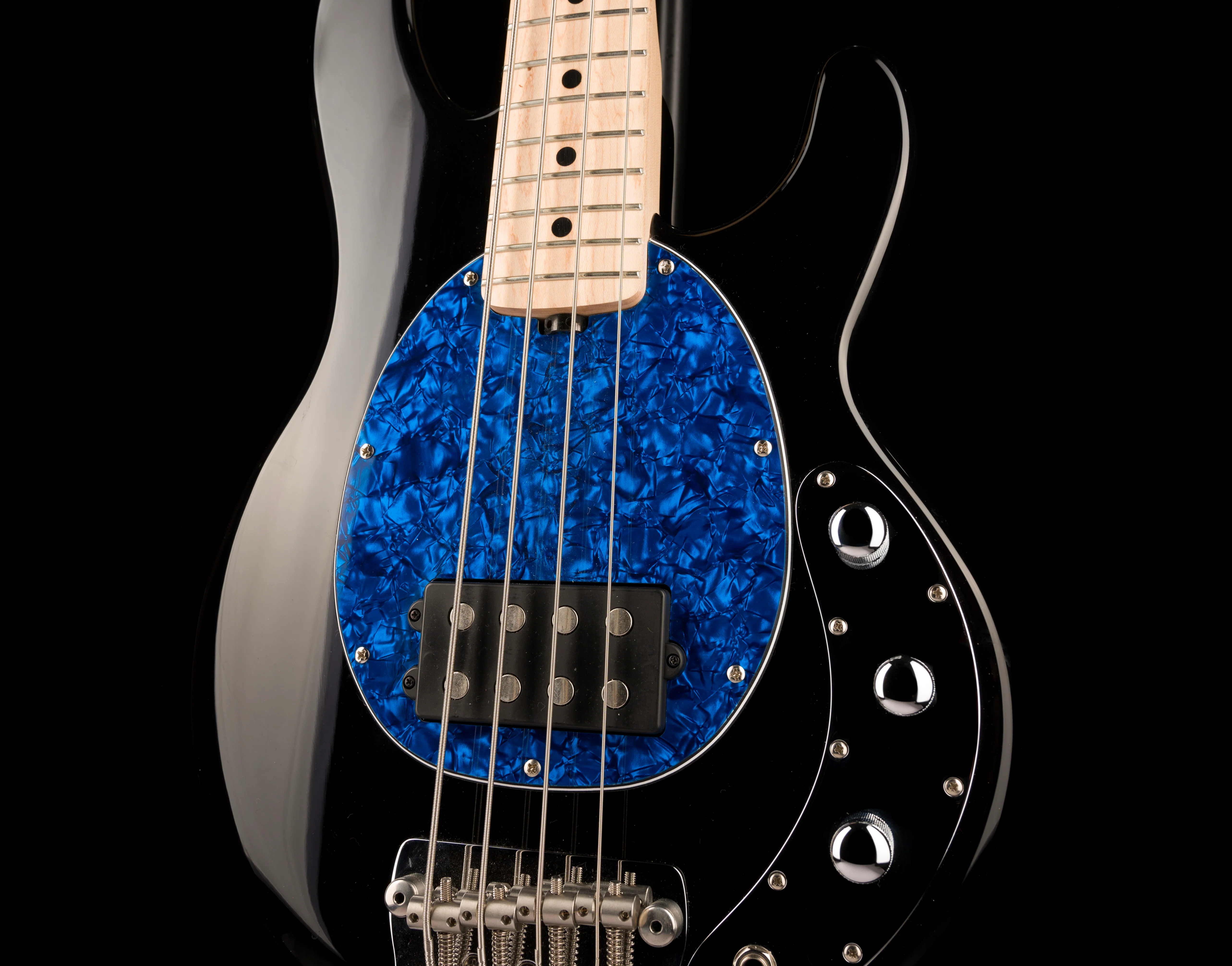 Pre Owned Ernie Ball Music Man Stingray Short Scale Bass Black With Gig Bag - Image 6