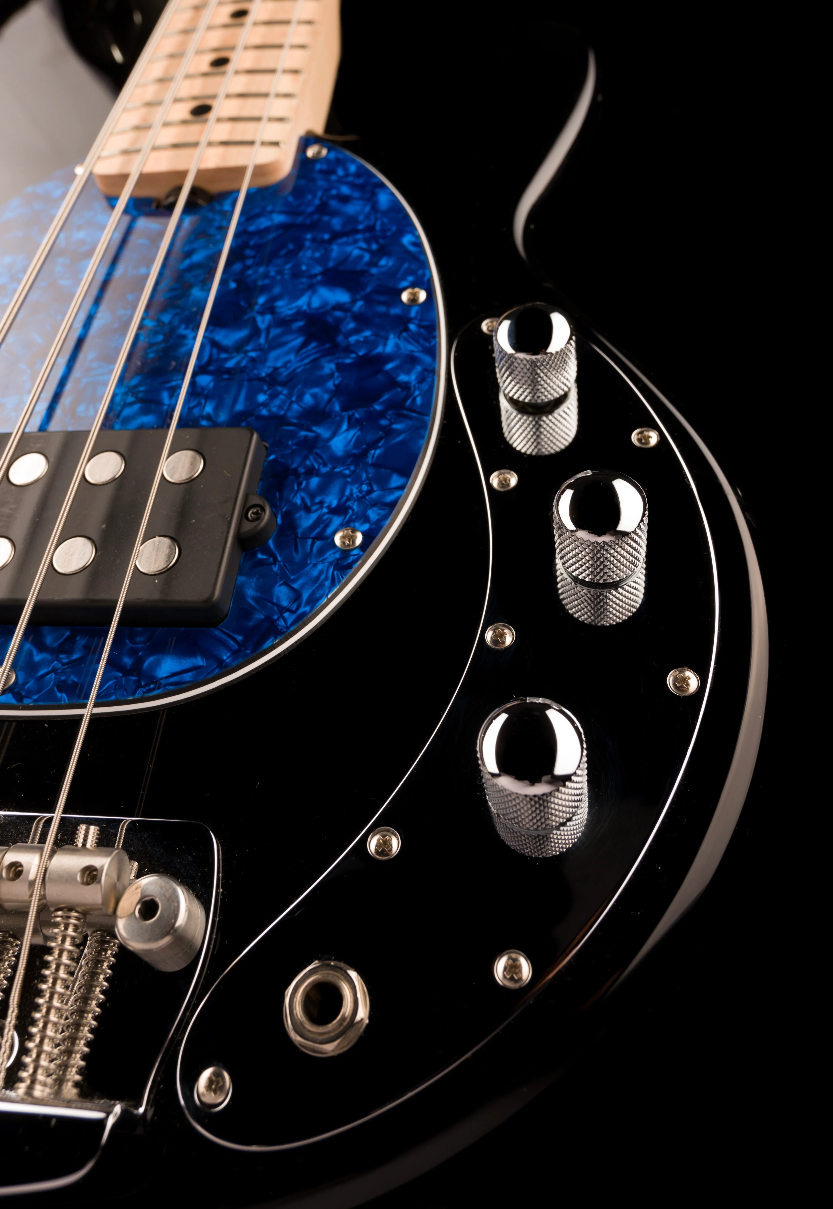 Pre Owned Ernie Ball Music Man Stingray Short Scale Bass Black With Gig Bag - Image 8