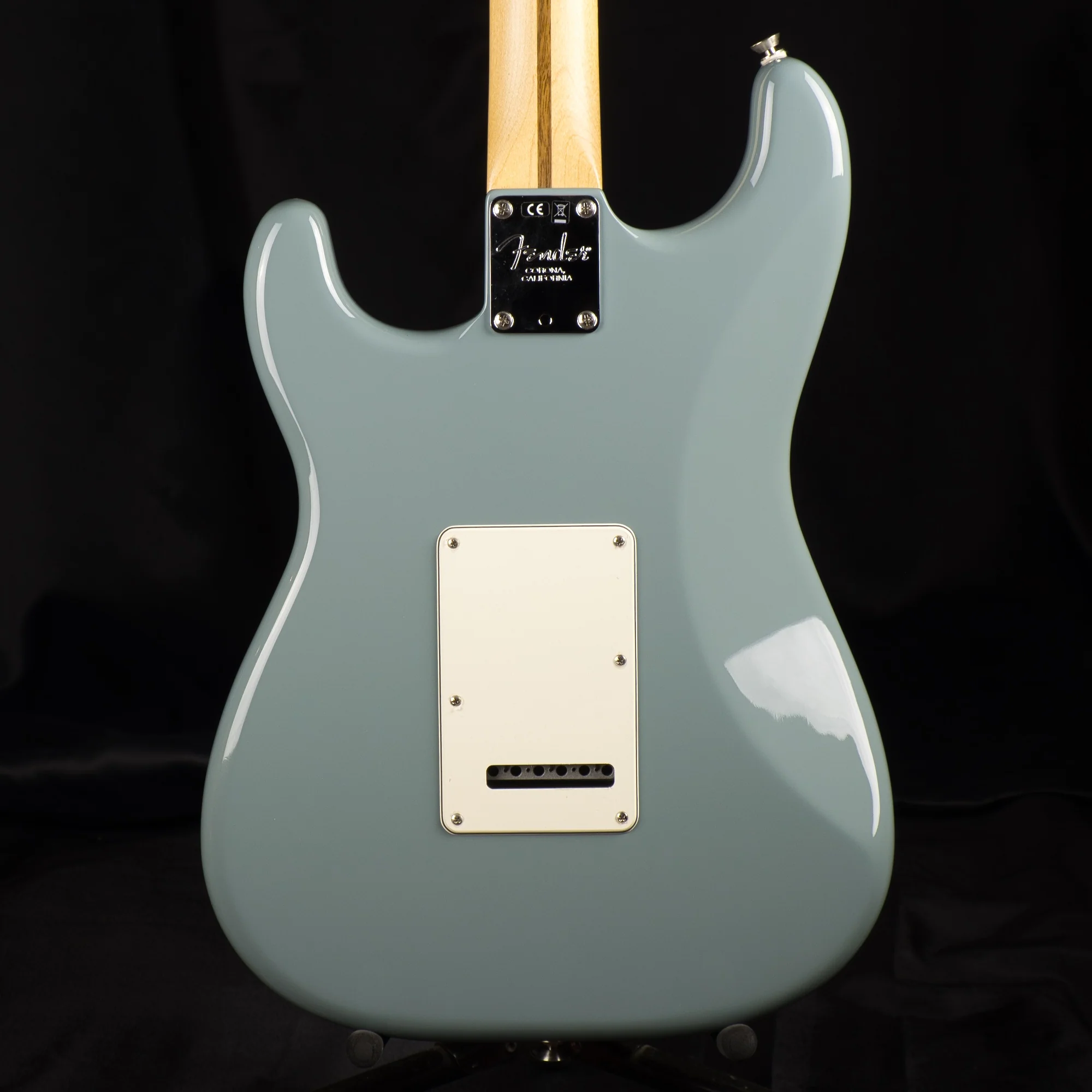 Pre Owned Fender American Pro Stratocaster Rosewood Fingerboard Sonic Gray Electric Guitar With OHSC - Image 4