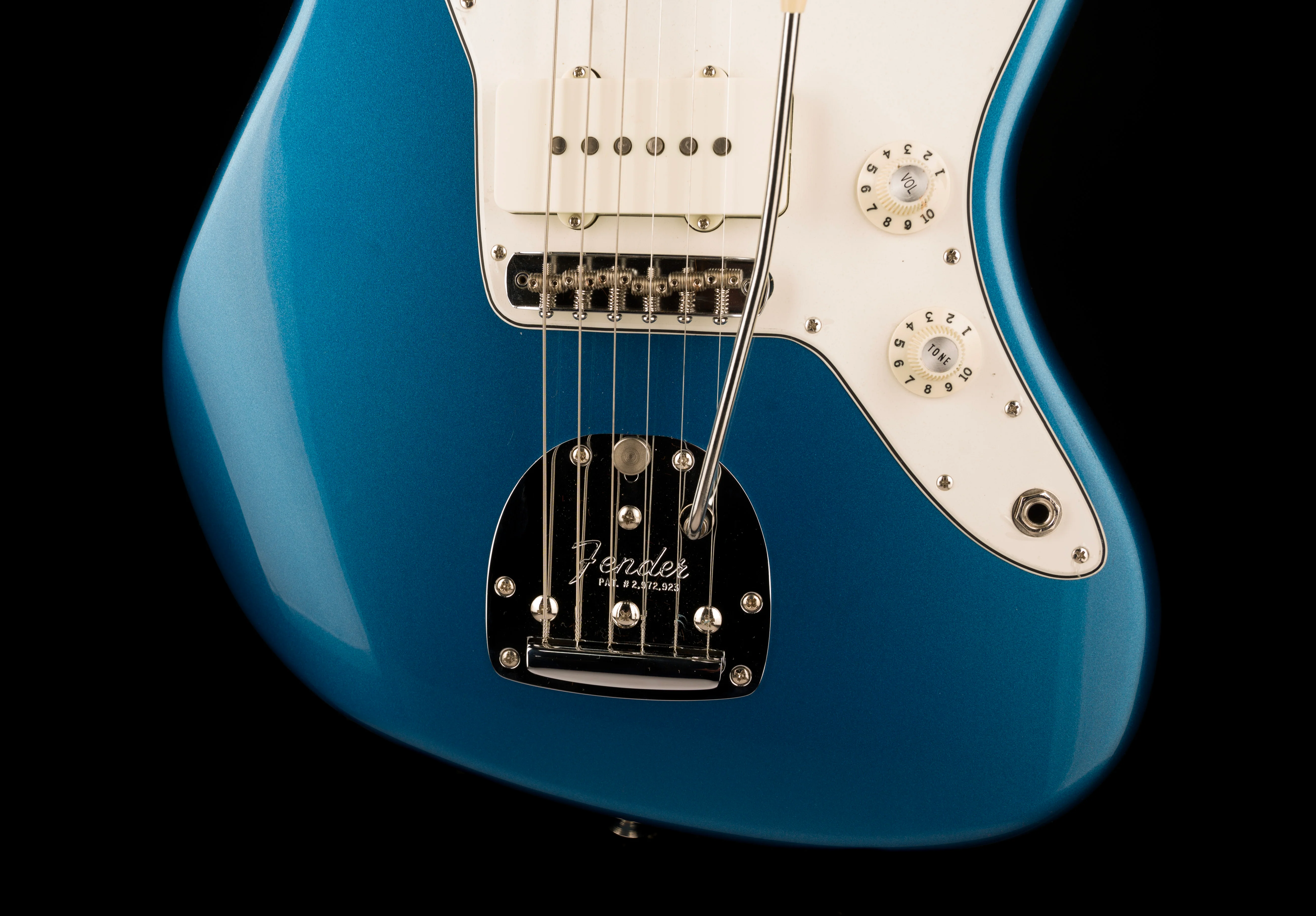 Pre Owned Fender American Vintage II 1966 Jazzmaster Lake Placid Blue With OHSC - Image 5