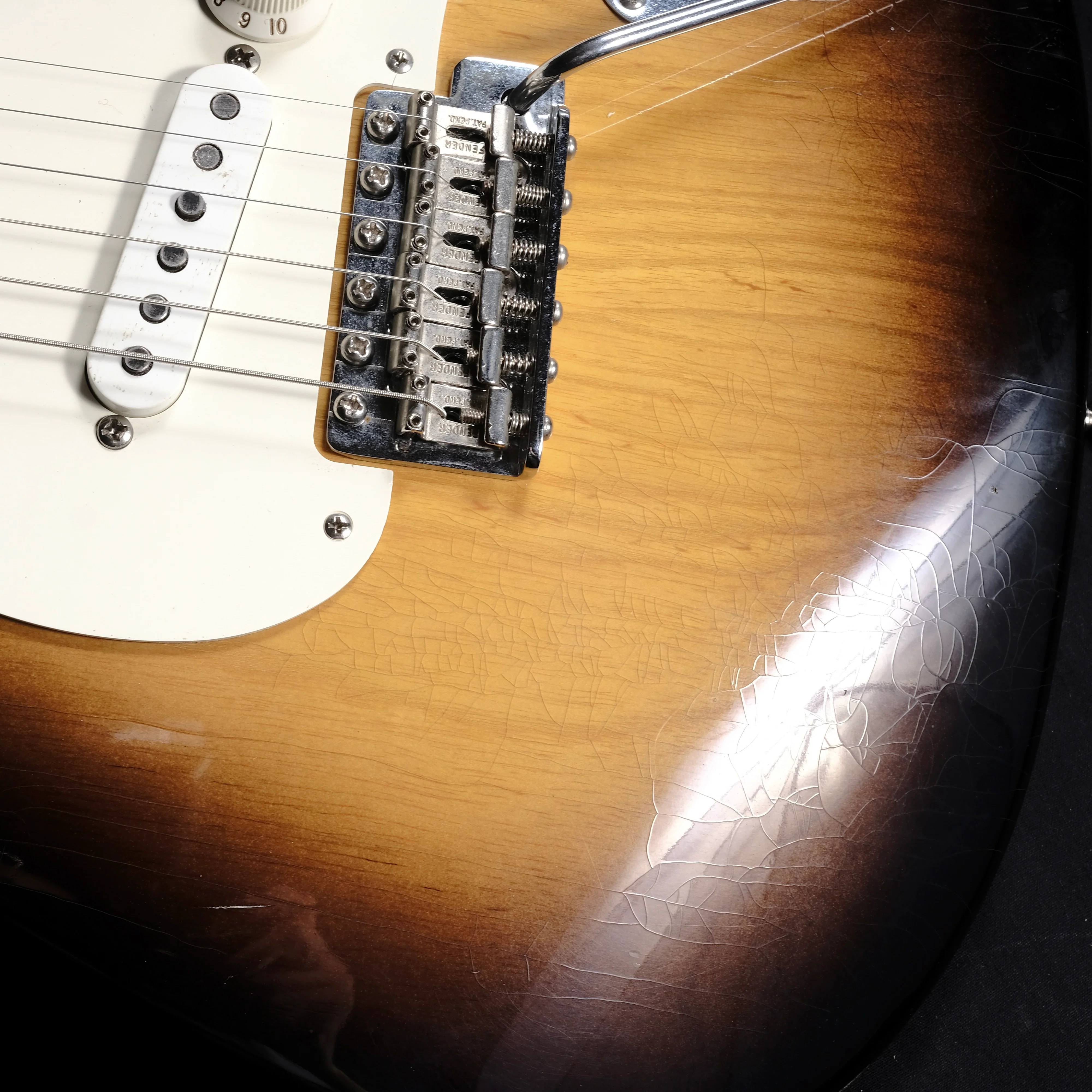 Pre Owned '13 Fender Custom Shop '55 Closet Classic Stratocaster 2 Tone Sunburst C of A OHSC - Image 7