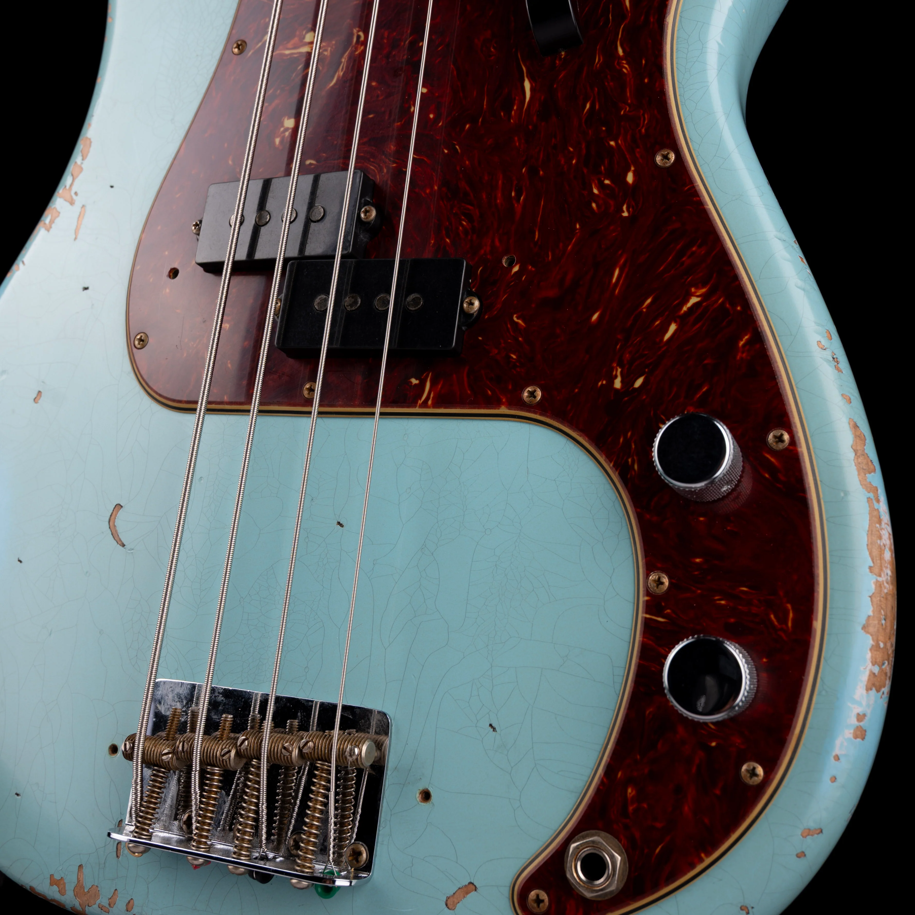 Pre Owned Fender Custom Shop ‘63 Precision Bass Heavy Relic Aged Daphne Blue With OHSC - Image 5