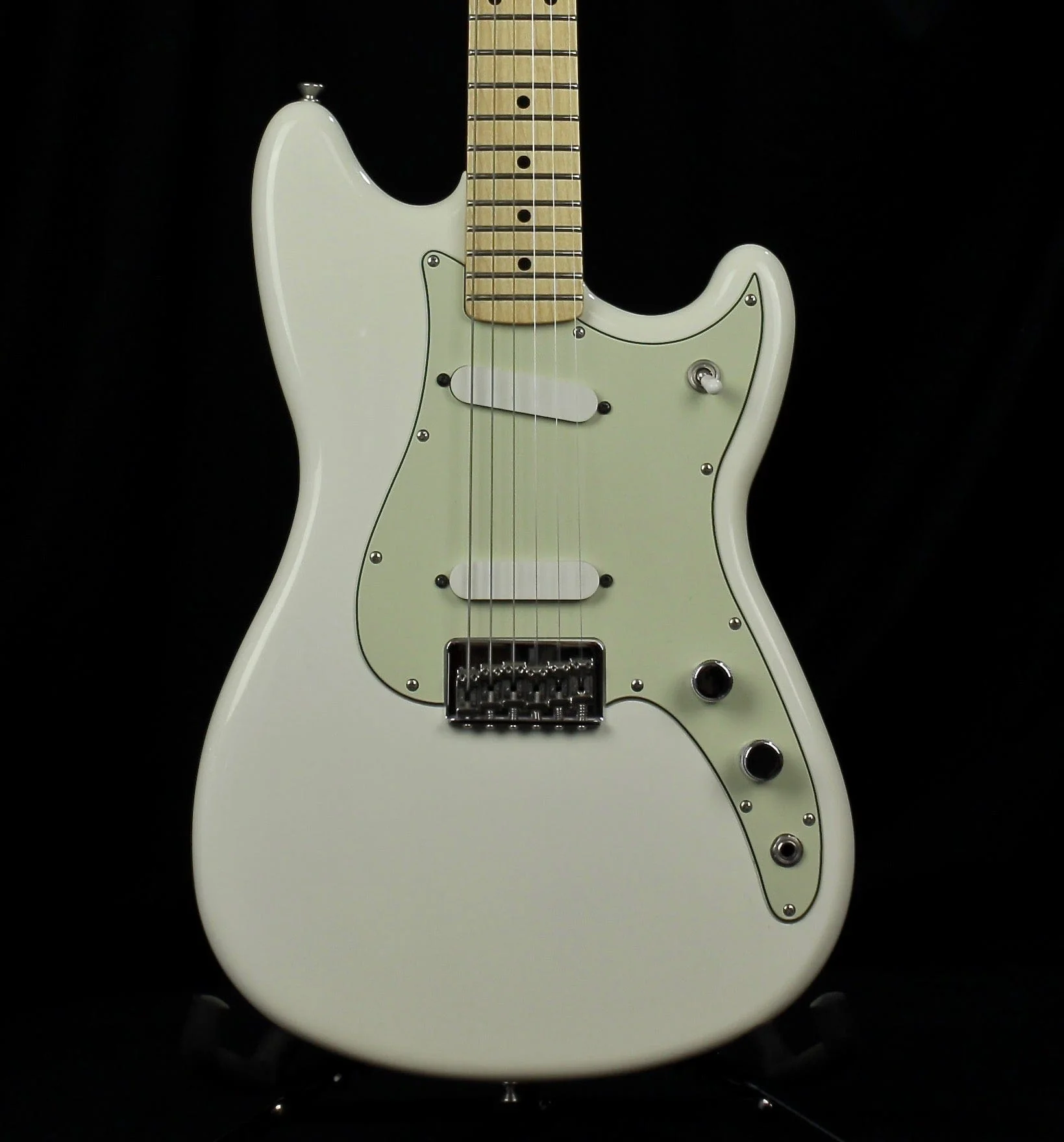 Used Fender Duo Sonic Reissue Maple Board Arctic White Duncan Pickups Upgrade w/ Bag