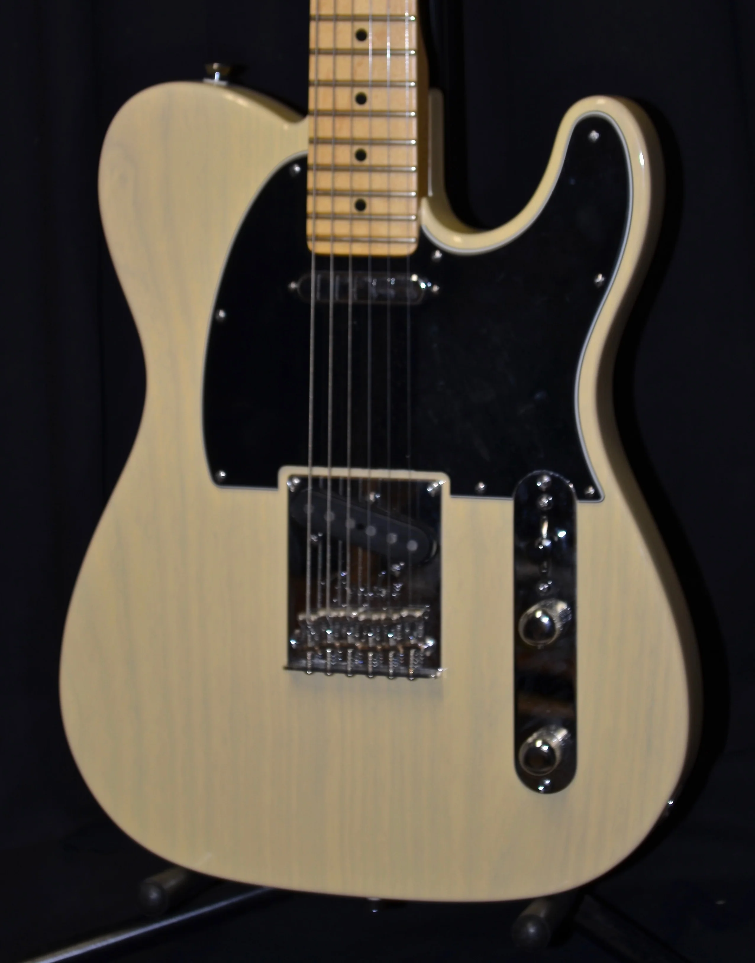 Pre Owned 2011 Fender Limited Edition 60th Anniversary Tele Blackguard Blonde - Image 2