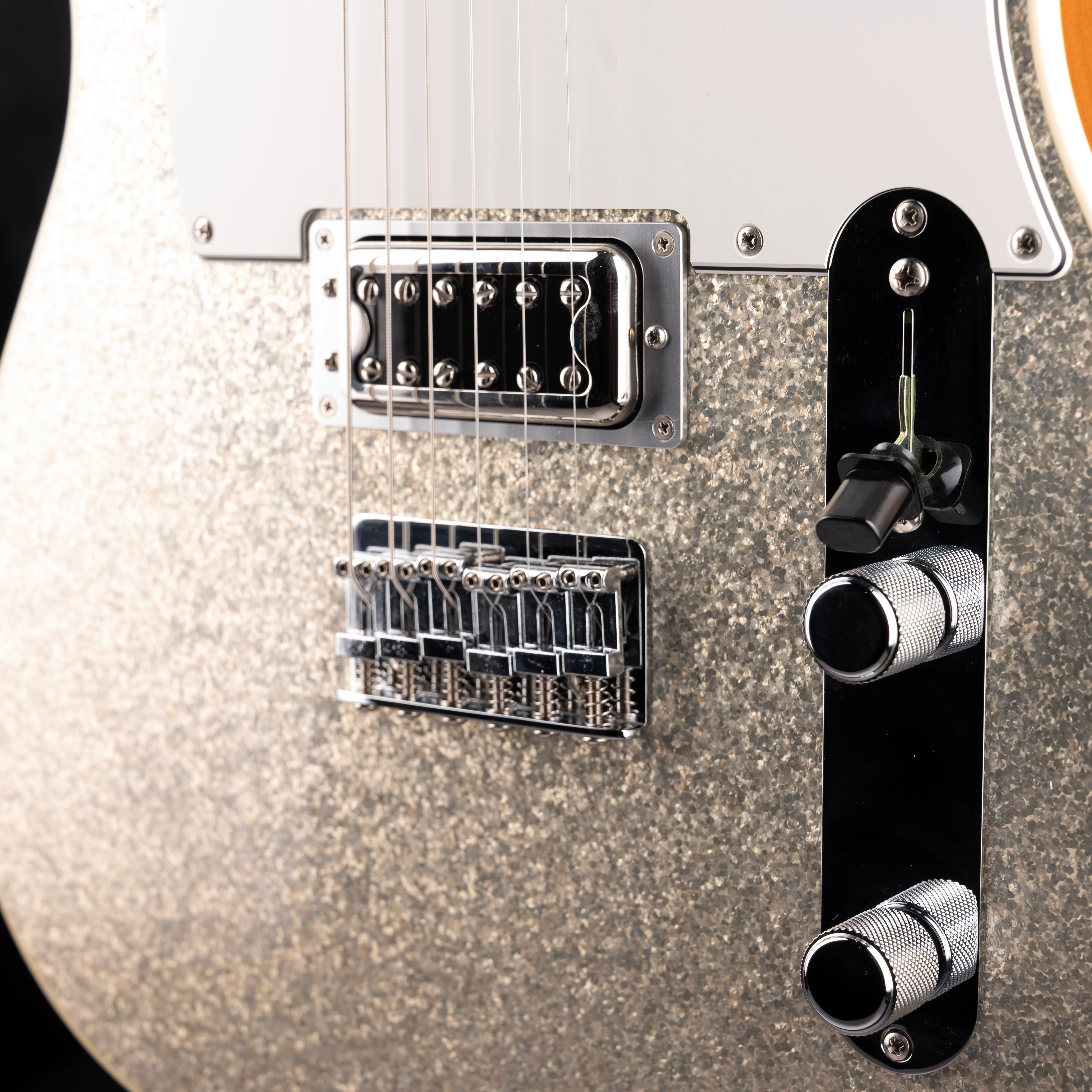 Pre-Owned Fender Limited Edition Made in Japan 1960's Custom Telecaster Silver Sparkle With Gig Bag - Image 4