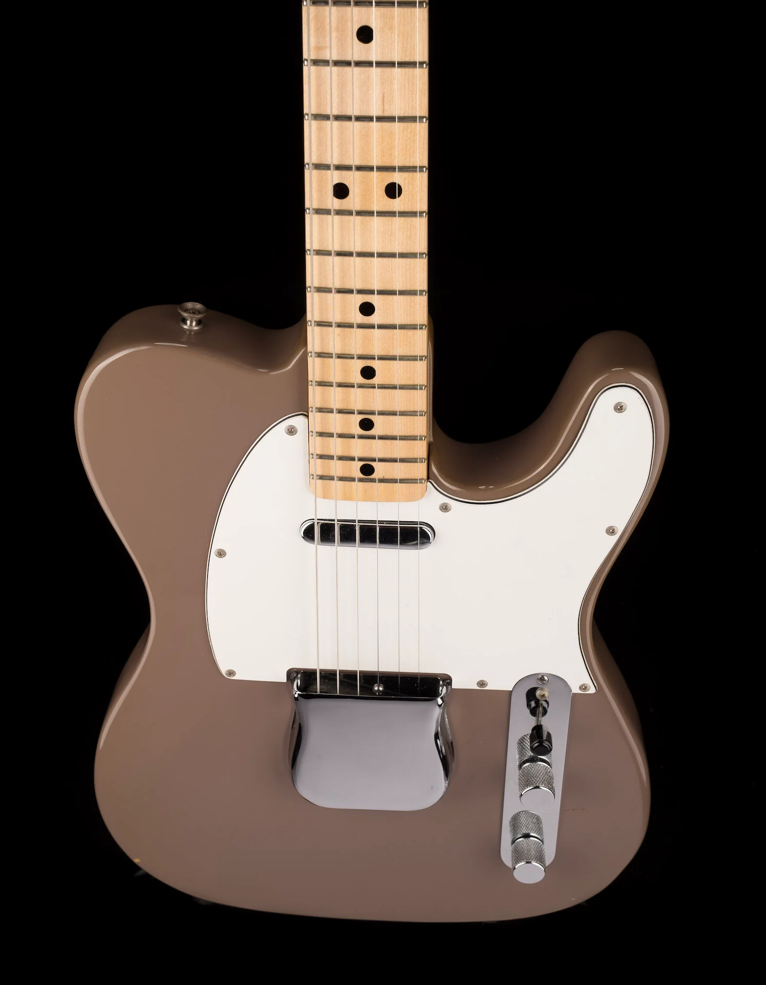 Pre Owned Fender International Series Telecaster Sahara Taupe with Case - Image 4