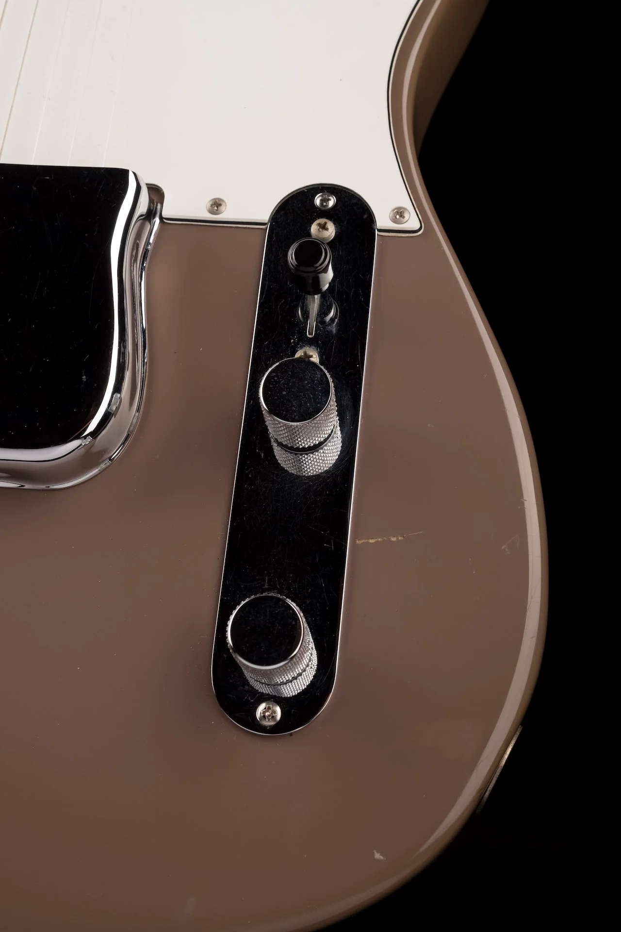 Pre Owned Fender International Series Telecaster Sahara Taupe with Case - Image 7