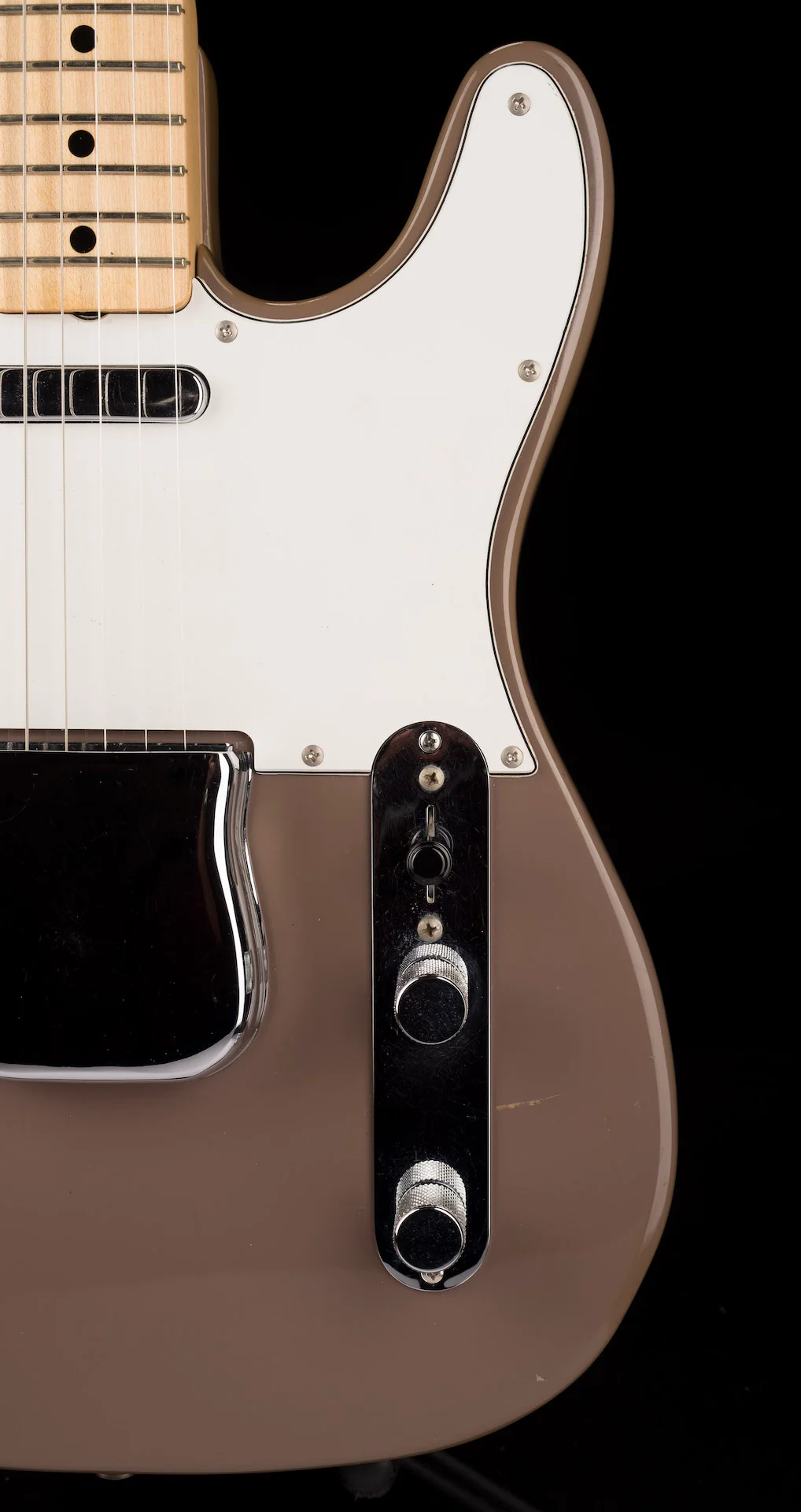 Pre Owned Fender International Series Telecaster Sahara Taupe with Case - Image 8
