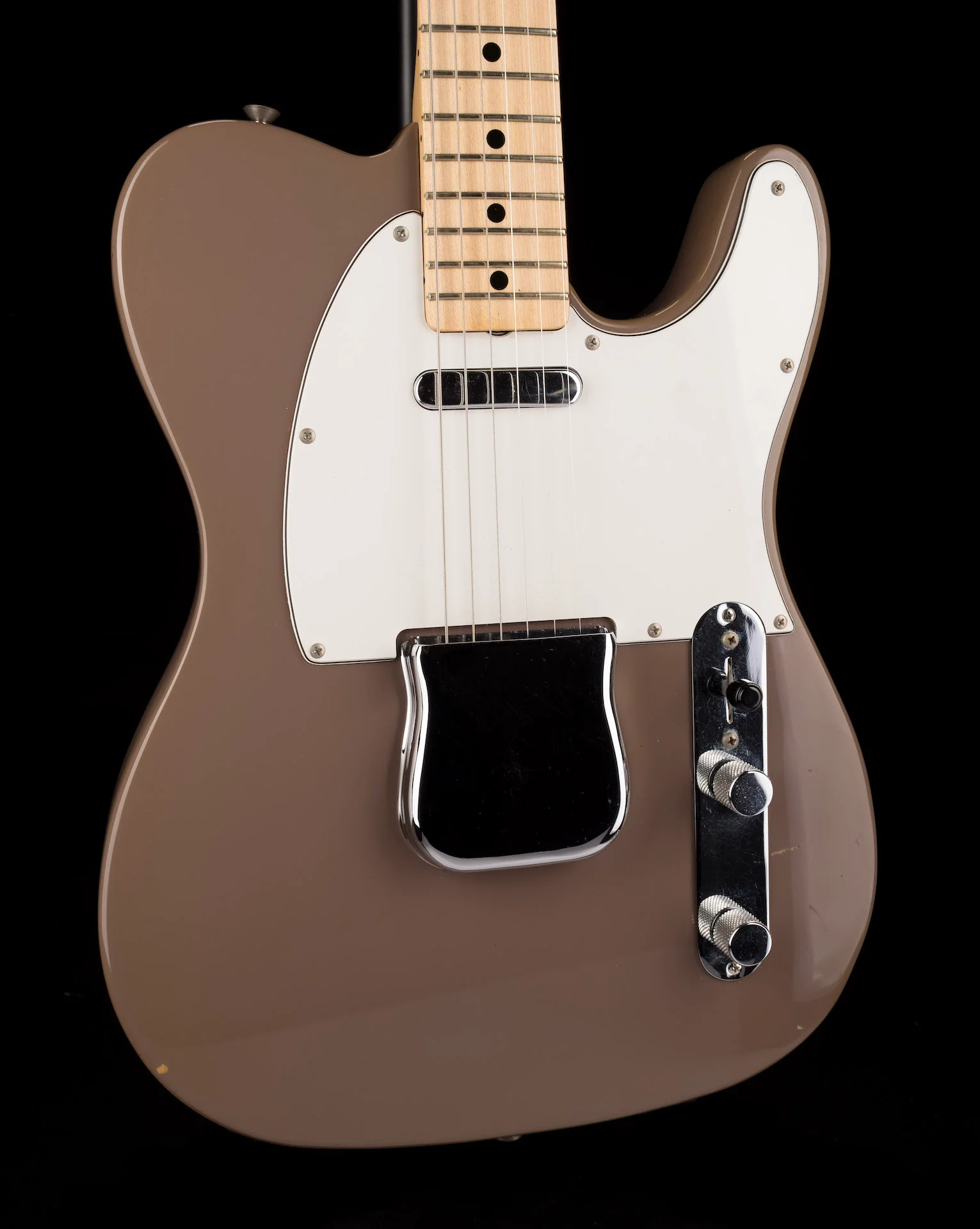 Pre Owned Fender International Series Telecaster Sahara Taupe with Case - Image 9