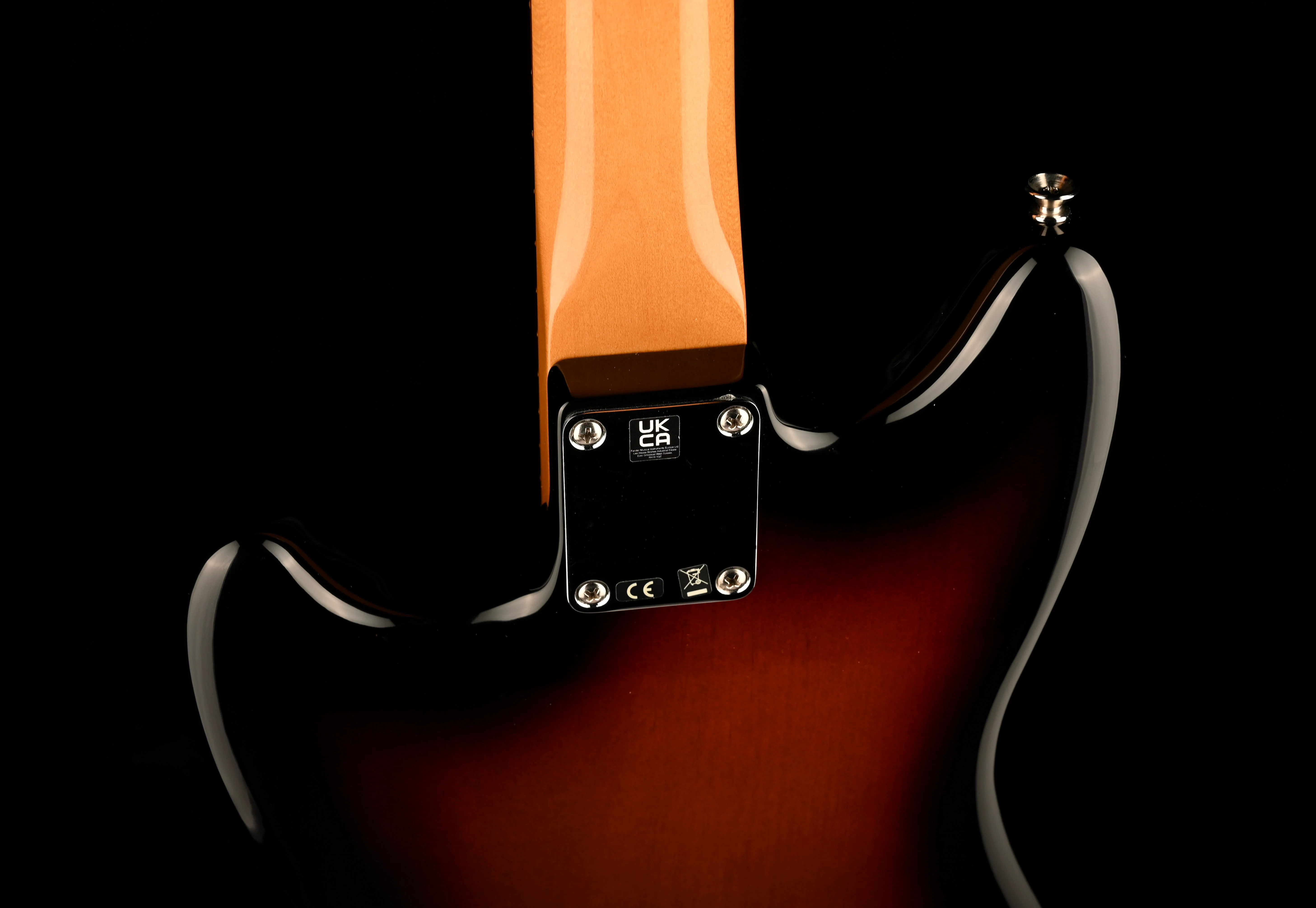 Pre Owned '22 Fender Vintera '60s Mustang Guitar 3-Color Sunburst With Gig Bag - Image 14