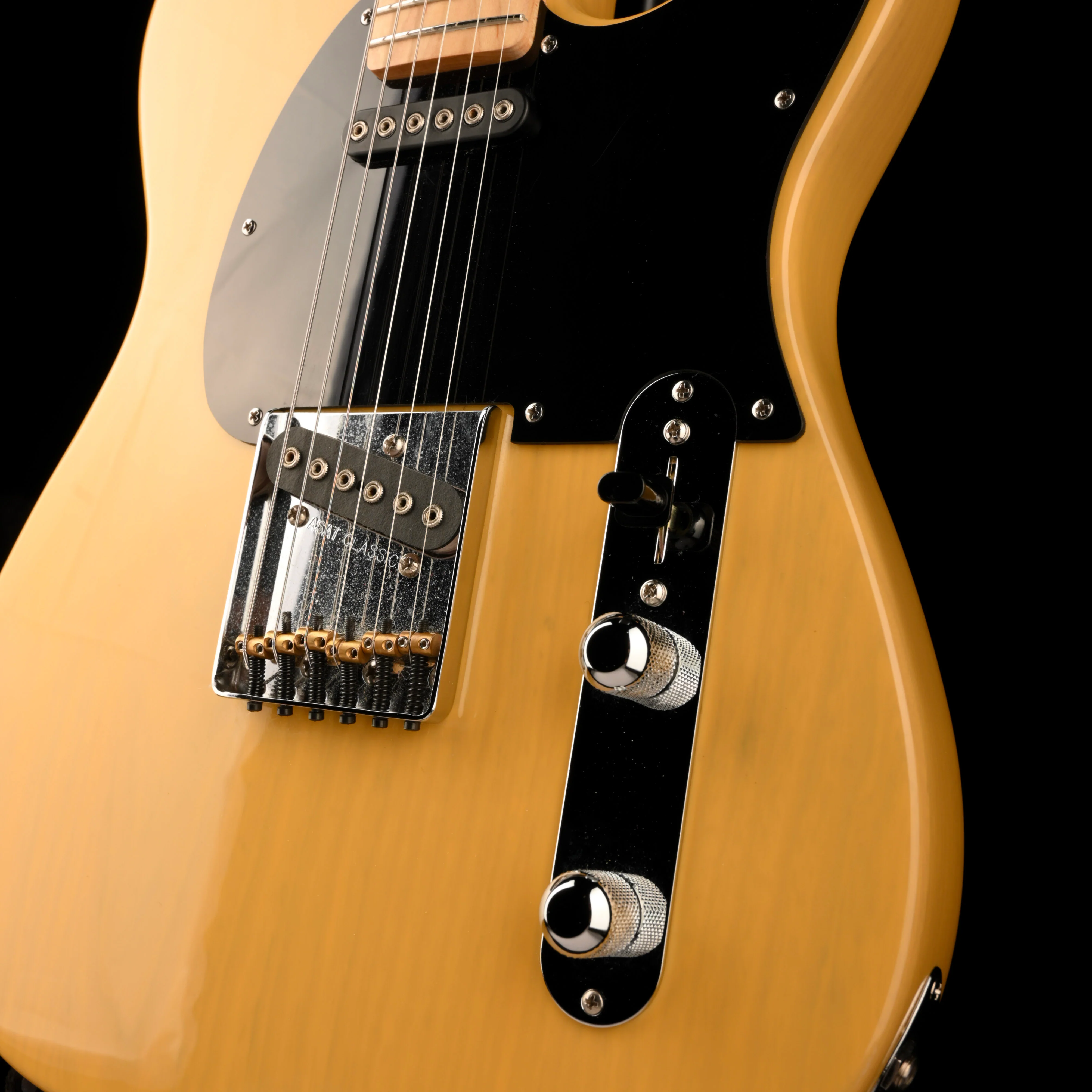 Pre Owned G&L Fullerton Deluxe ASAT Classic Butterscotch Blonde Electric Guitar With Gig Bag - Image 5