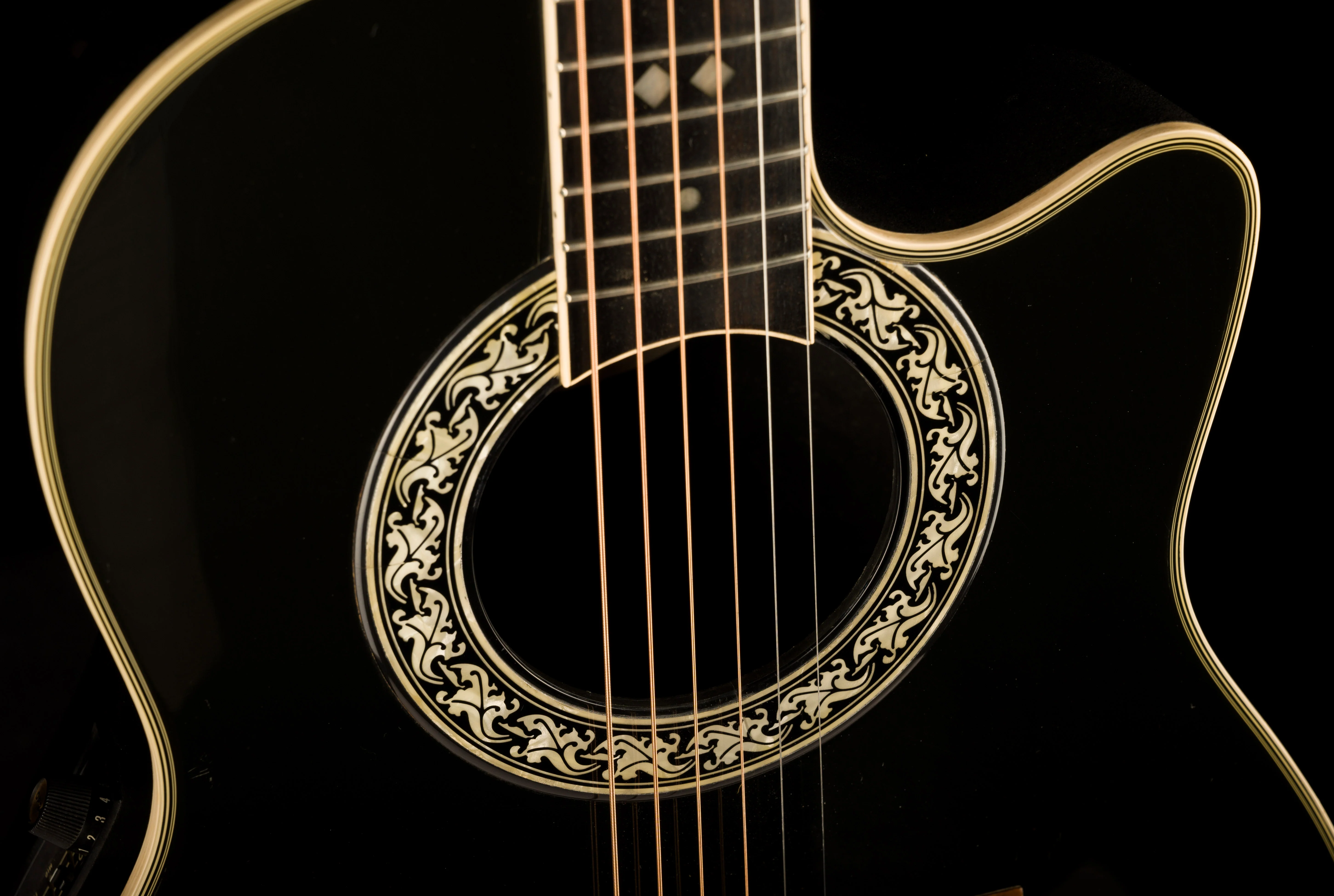 Pre Owned Ovation Legend Model 1767 Black With Gig Bag - Image 9