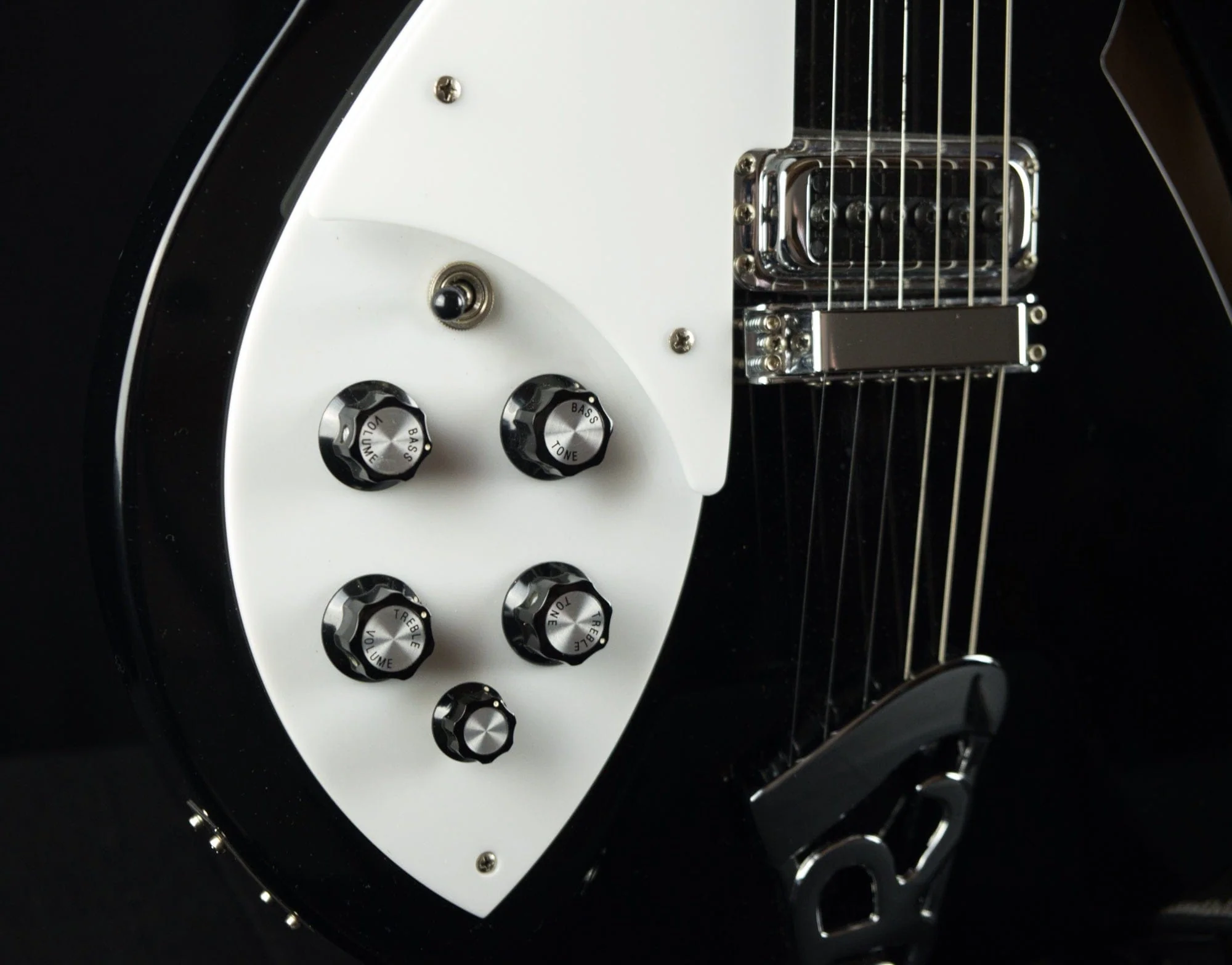 Pre Owned ‘15 Rickenbacker 330JG Lefty Jetglo Left Handed Electric Guitar w/ OHSC - Image 5