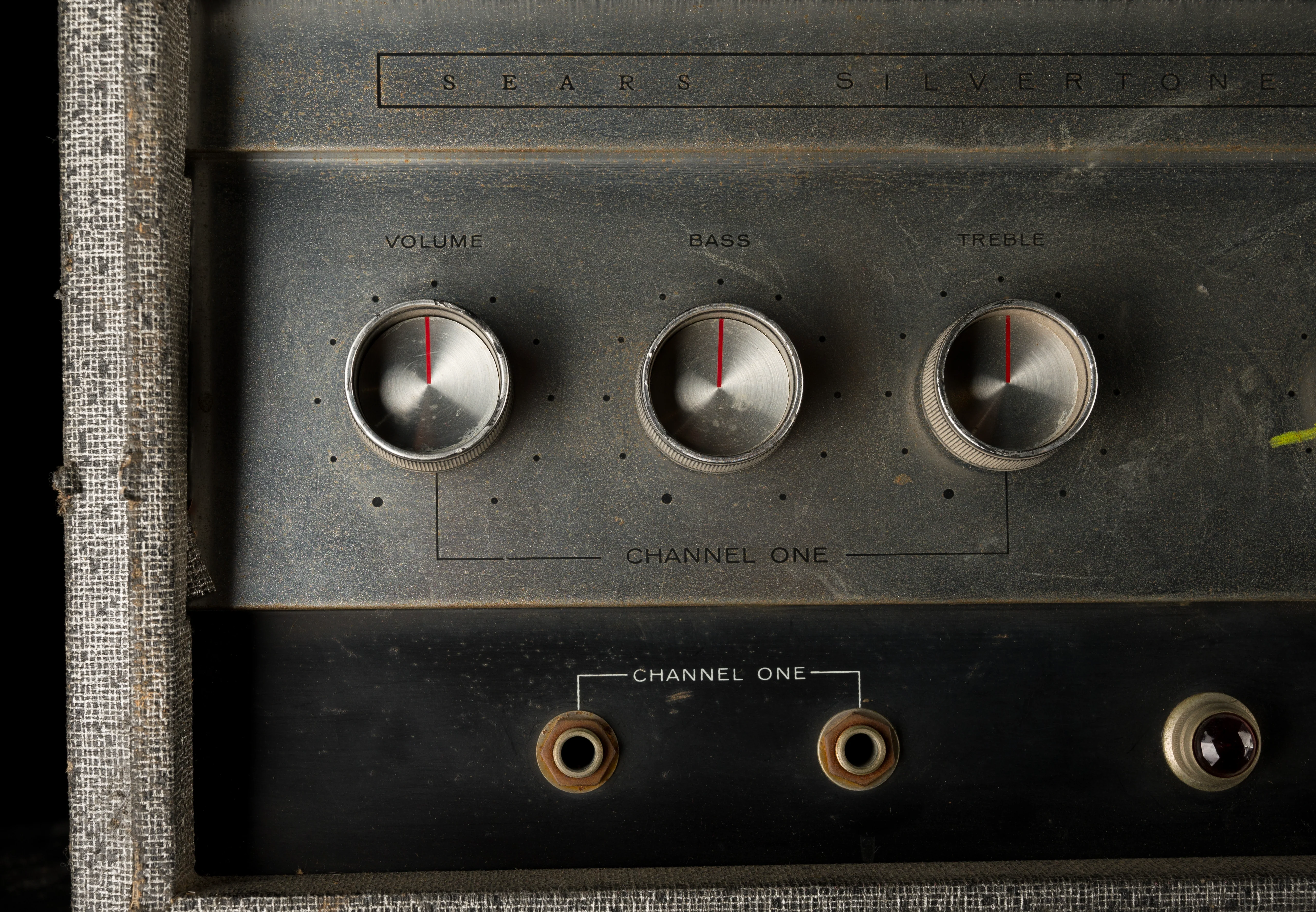 Pre Owned Silvertone 1960s Model 1484 Twin 12 Guitar Amp Gray - Image 4