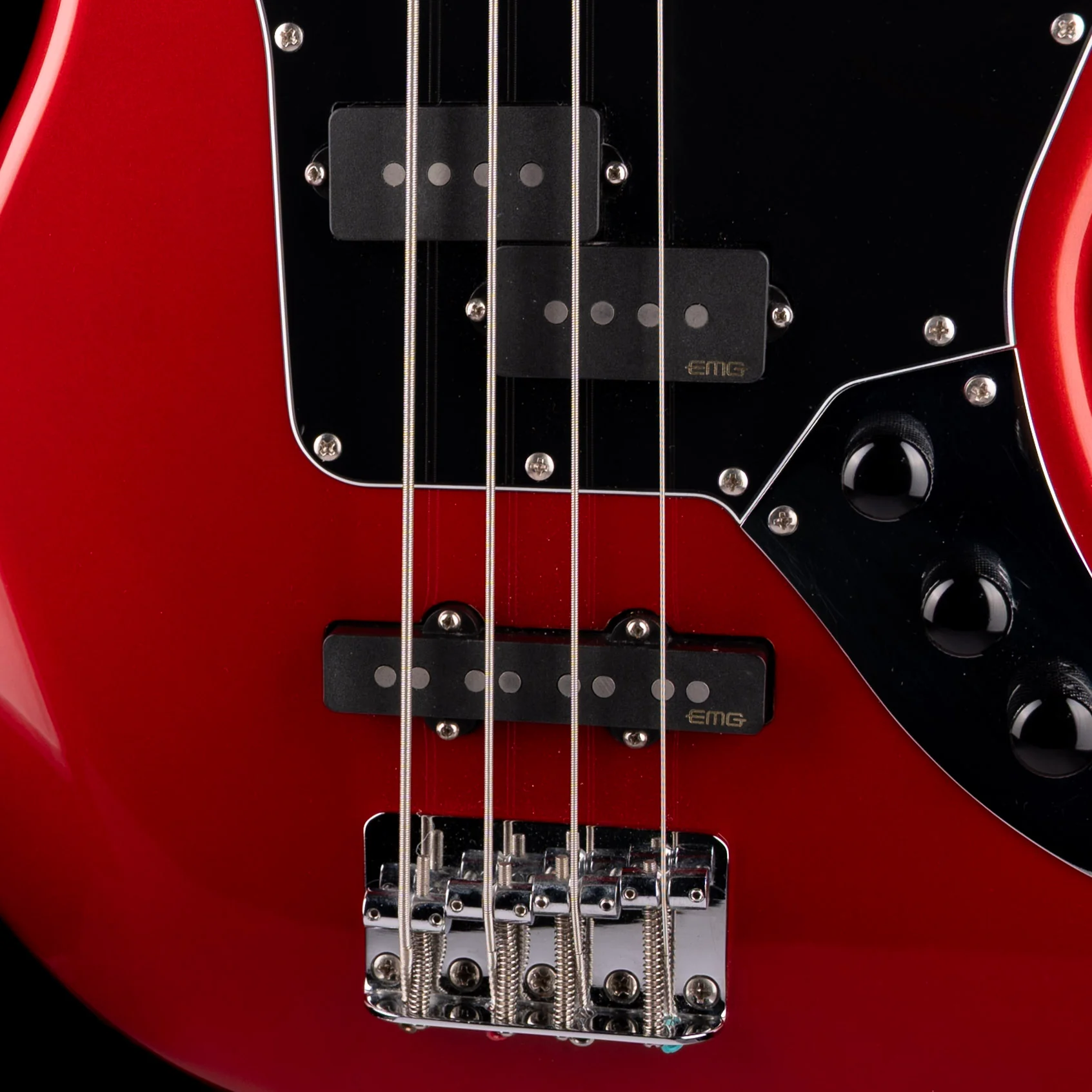 Pre Owned Squier Vintage Modified Jaguar Short Scale Bass Candy Apple Red With Gig Bag - Image 4