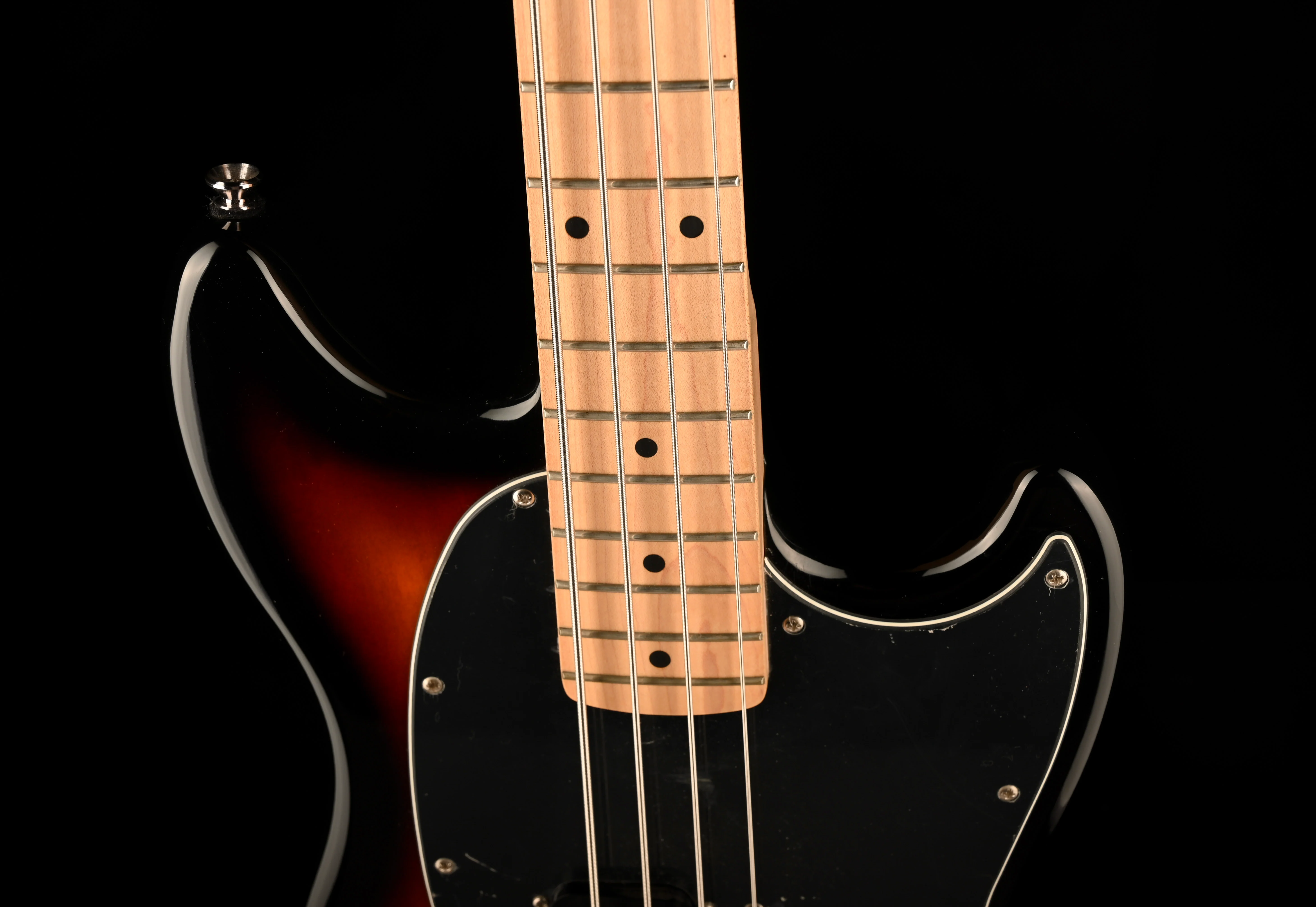 Pre Owned Squier Vintage Mustang Bass 3-Tone Sunburst With Gig Bag - Image 3