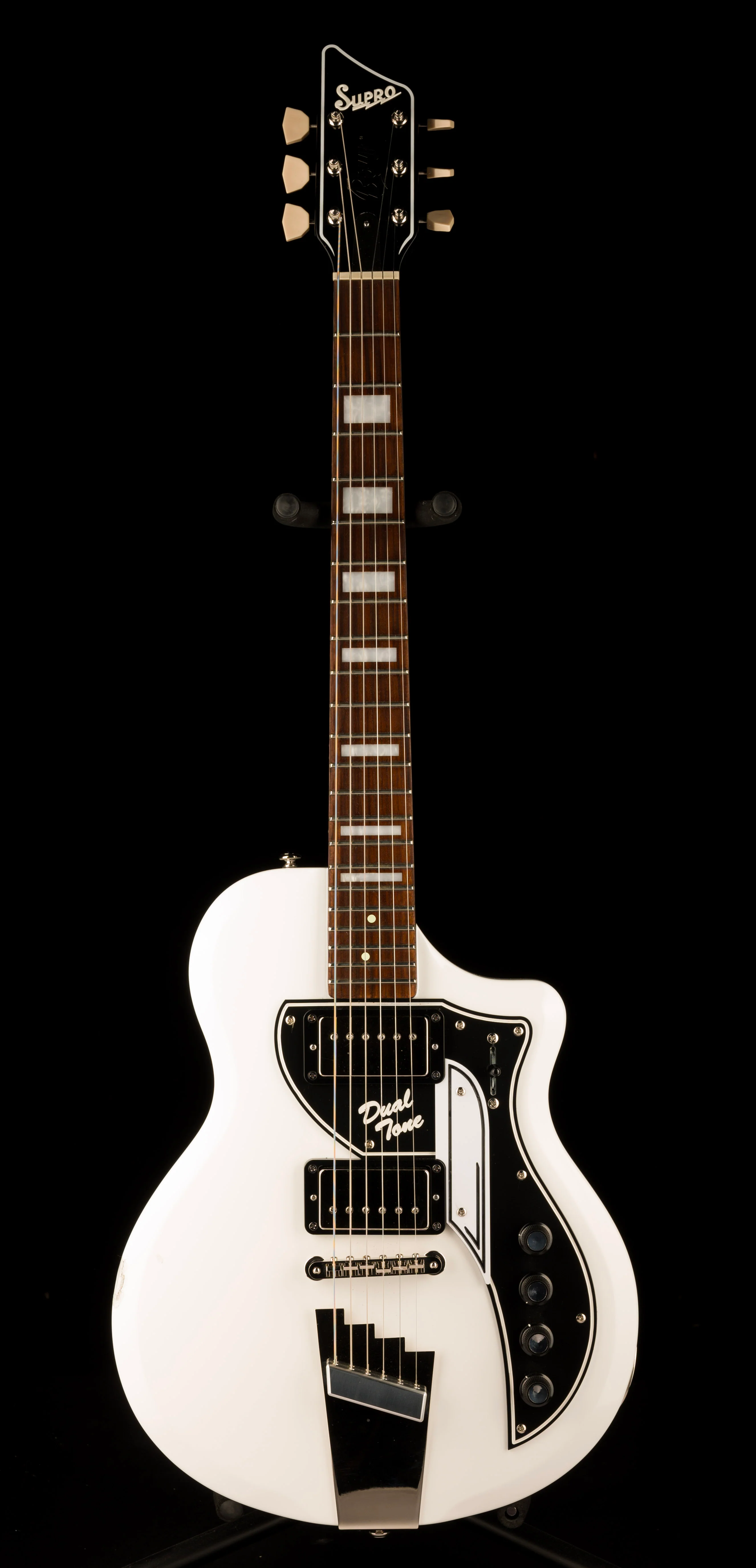 Pre Owned Supro 1224DBHT Limited Edition David Bowie 1961 Dual Tone Hardtail White With Gig Bag - Image 2