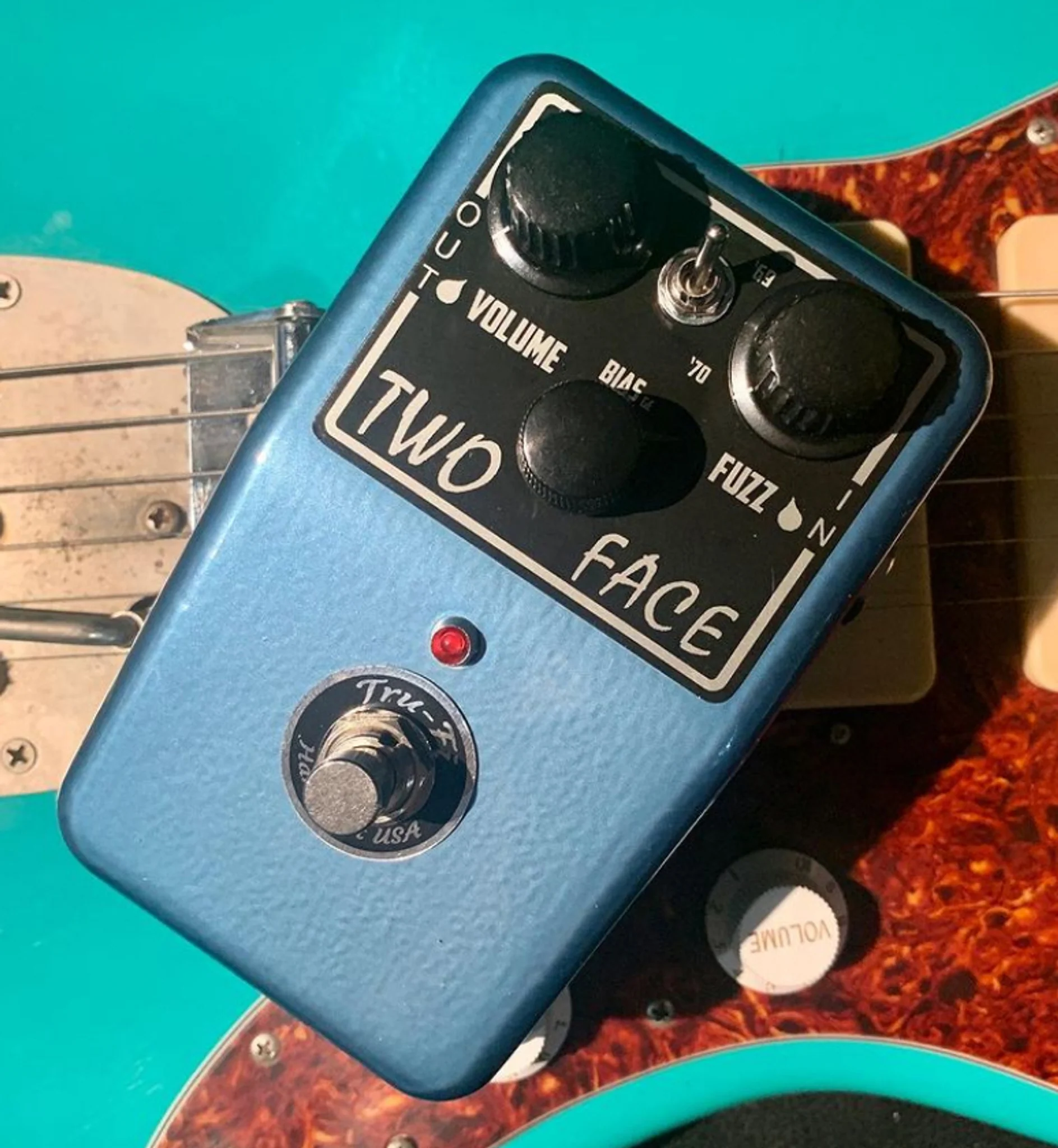 Tru-Fi Two Faces Classic Style Fuzz Guitar Pedal