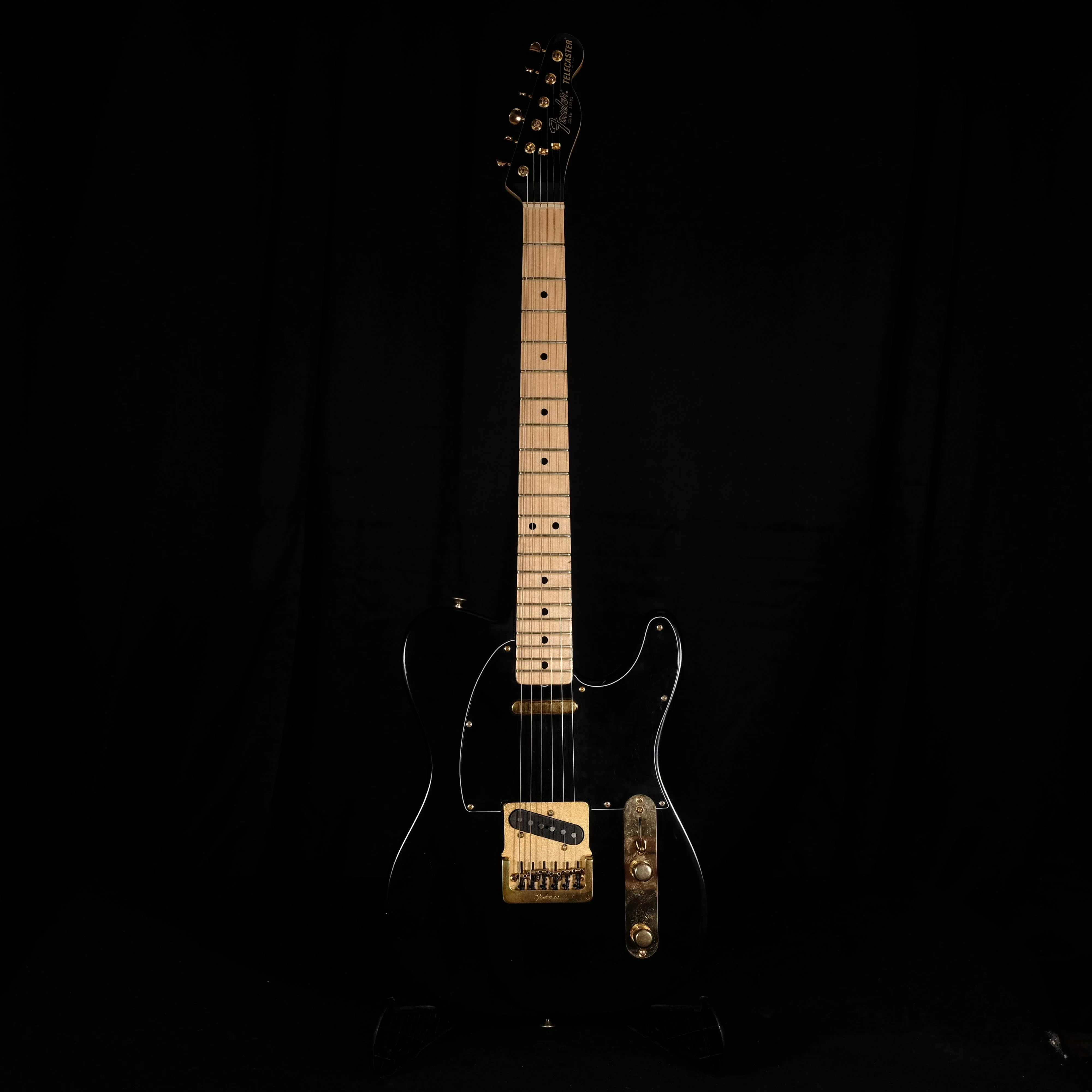 Pre-Owned '81 Fender Black Beauty Black & Gold Collectors Edition Telecaster - Image 2