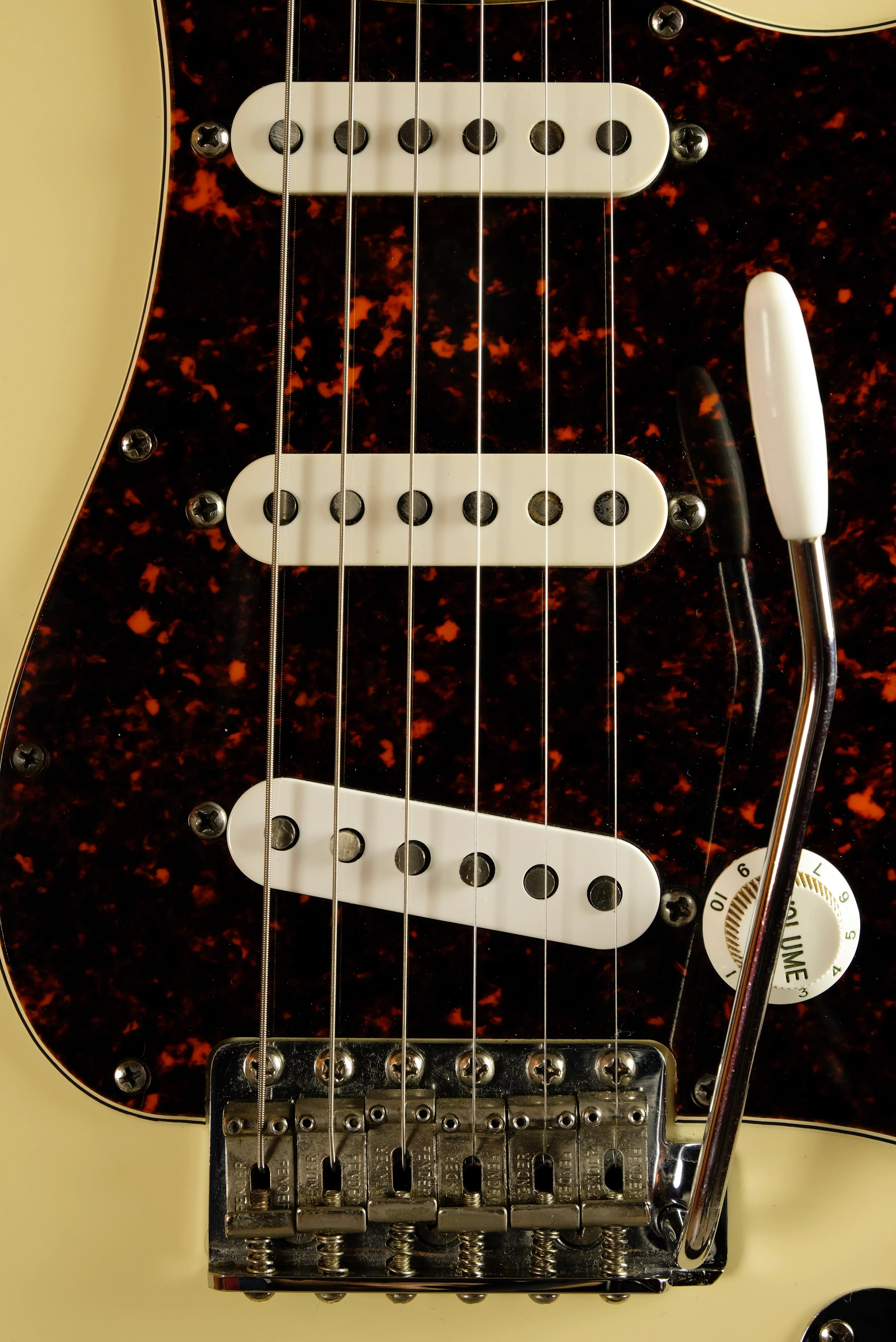 Used 1991 Fender Custom Shop 1969 Reissue Stratocaster Olympic White Electric Guitar With HSC - Image 6