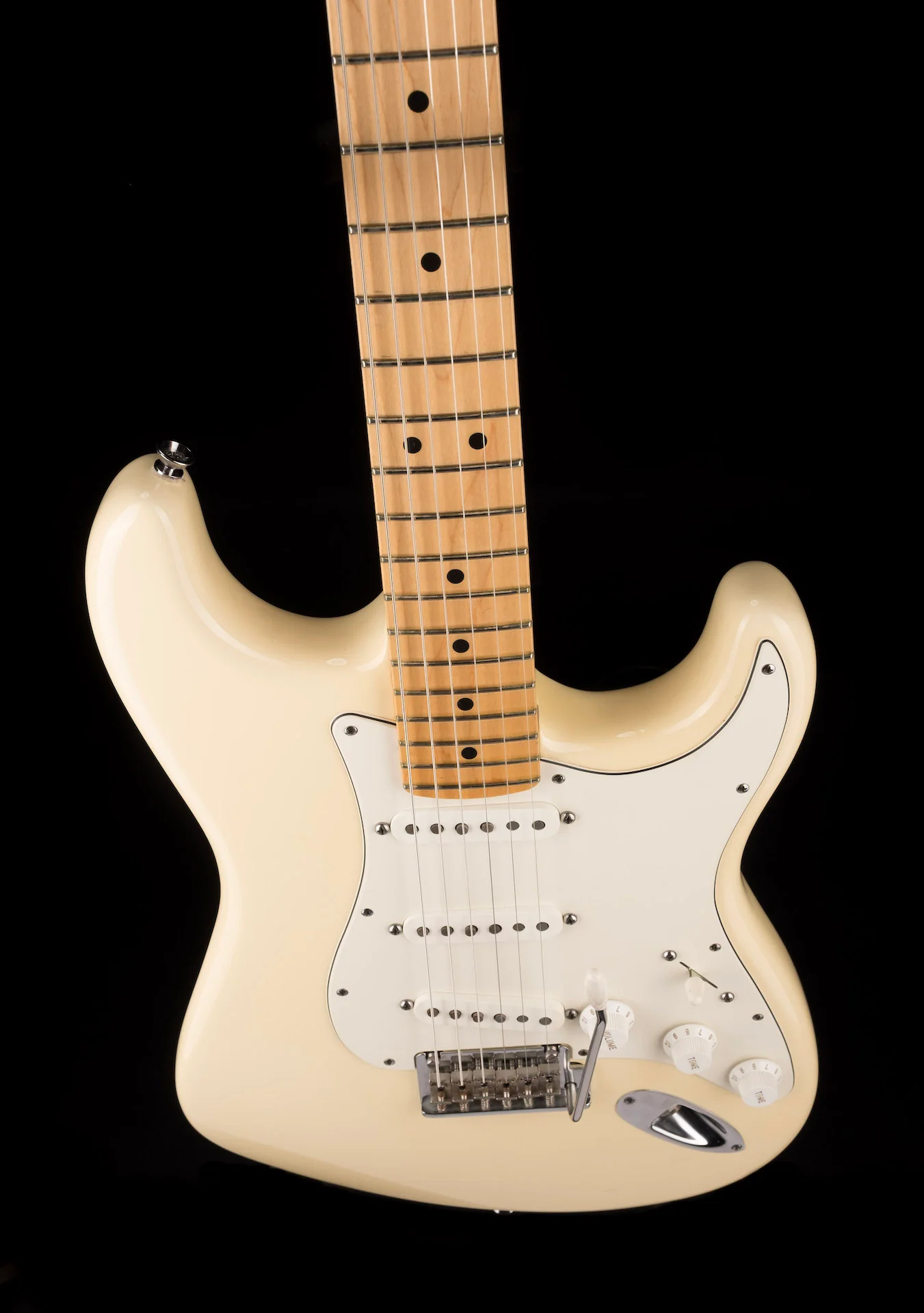 Used 2011 Fender American Standard Stratocaster Olympic White with OHSC - Image 4
