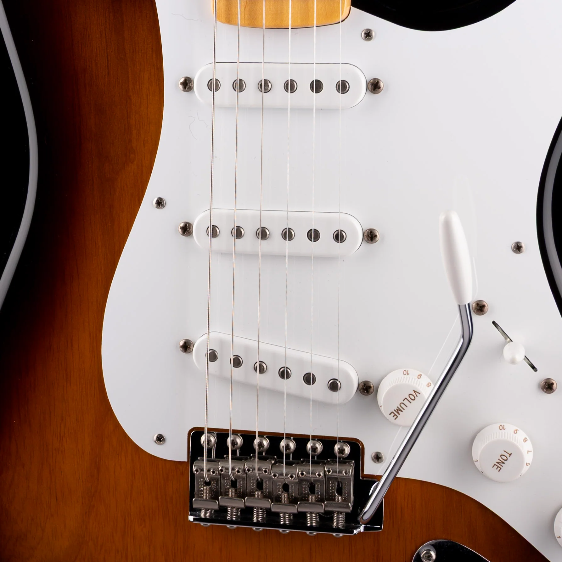Used 2014 Fender 60th Anniversary American Vintage 1954 Stratocaster 2-Tone Sunburst with OHSC - Image 5