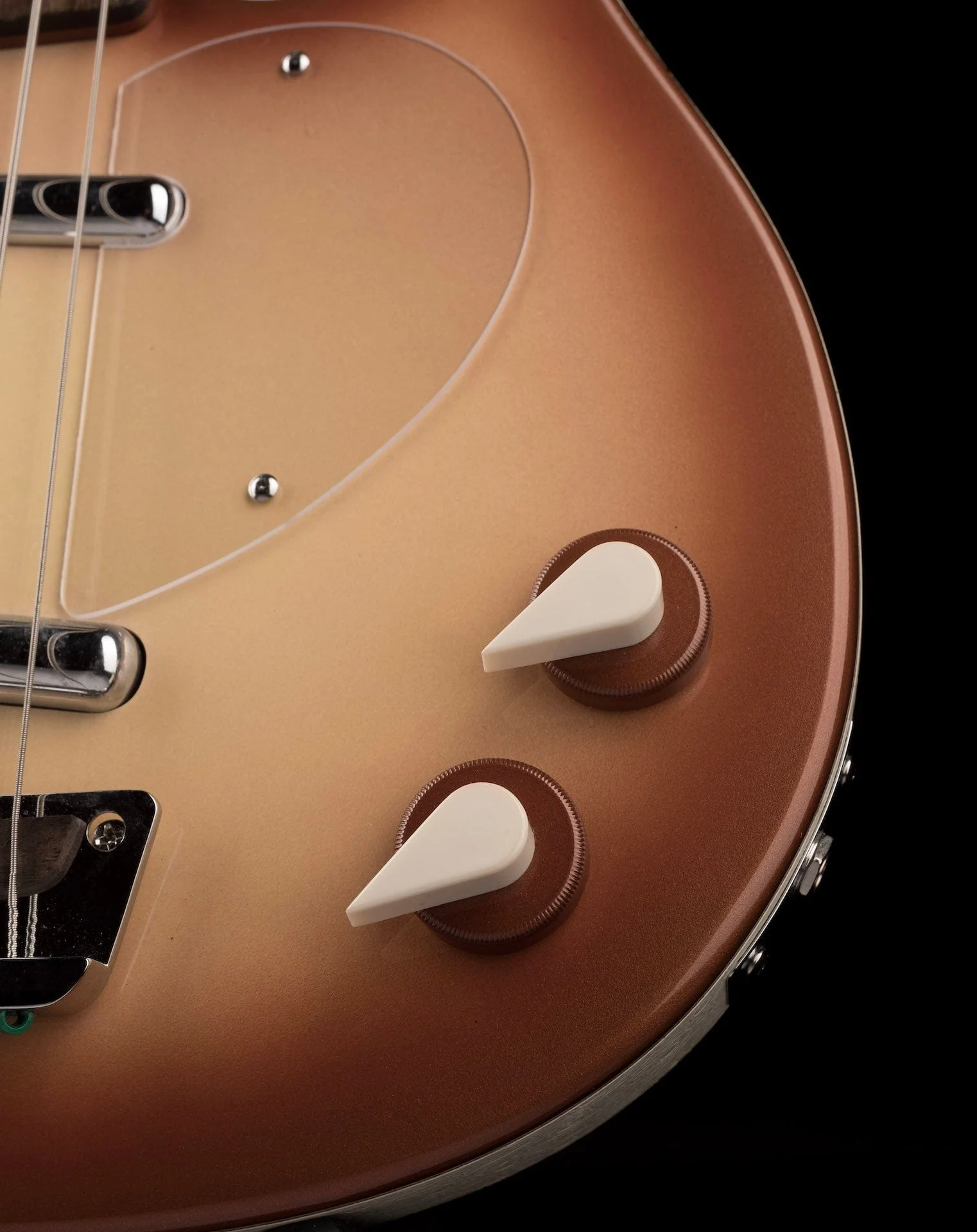Used Danelectro Longhorn Short-Scale Electric Bass Copper Burst with Gig Bag - Image 6