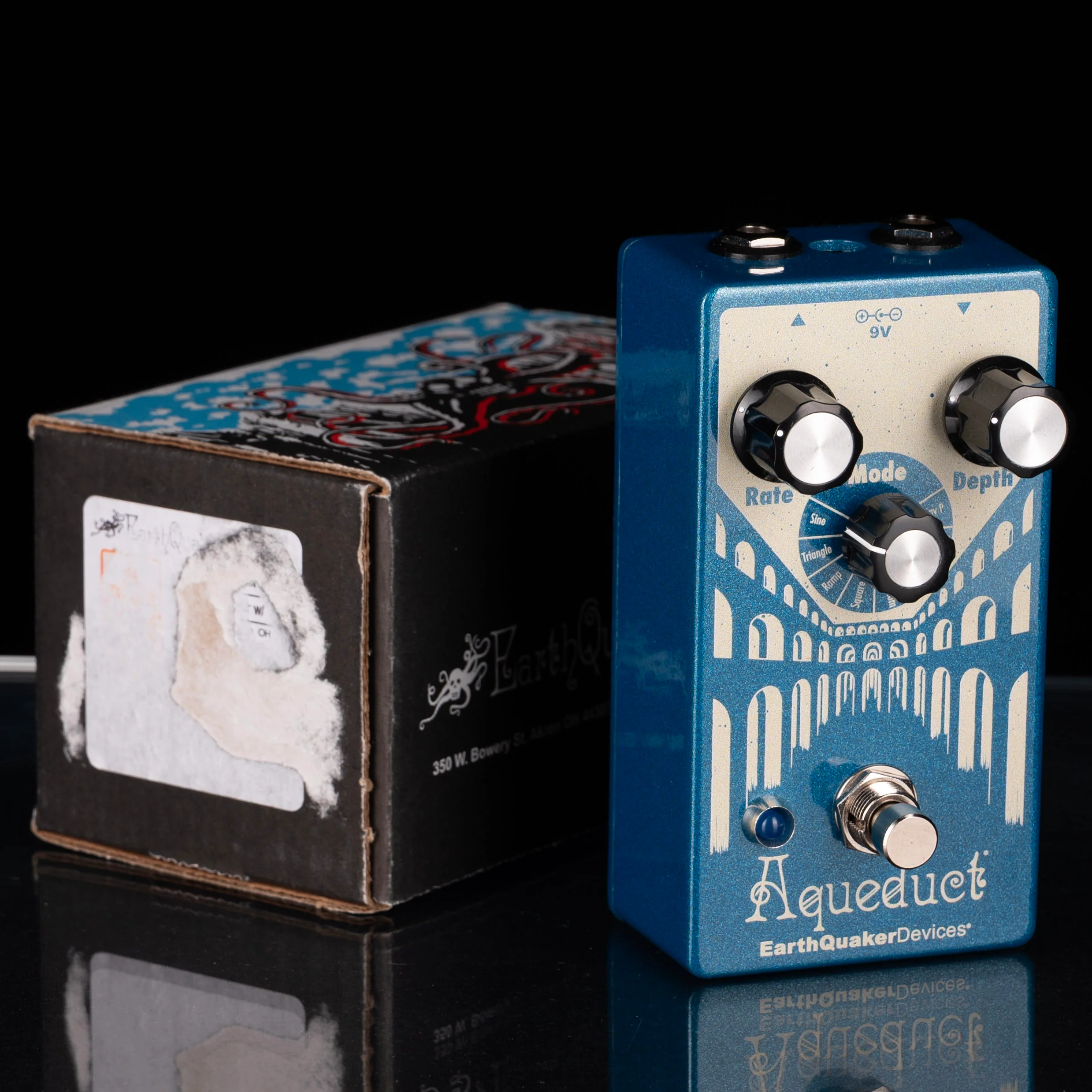 Used EarthQuaker Devices Aqueduct Vibrato Pedal With Box - Image 2
