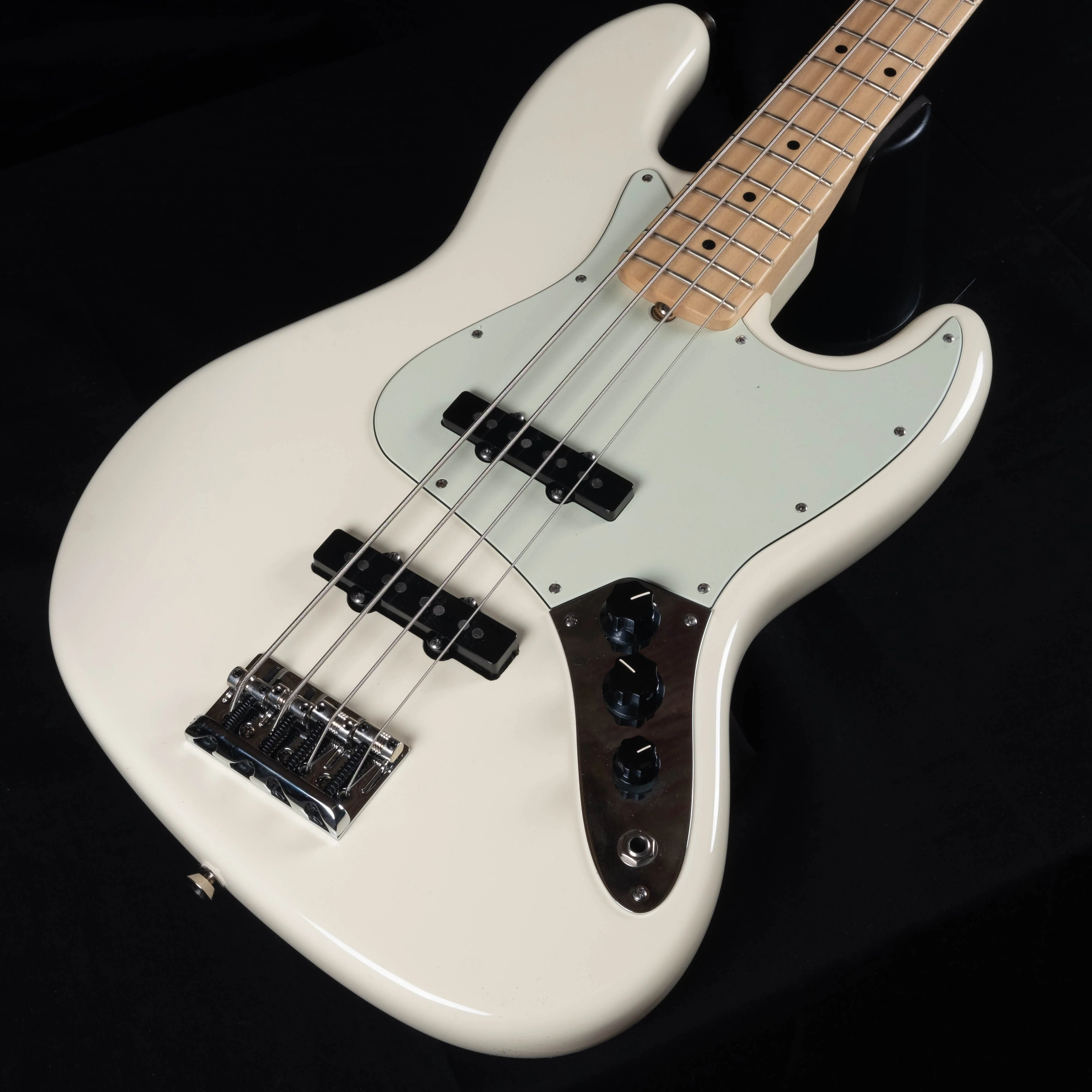 Used Fender American Professional Jazz Bass Olympic White With OHSC - Image 4