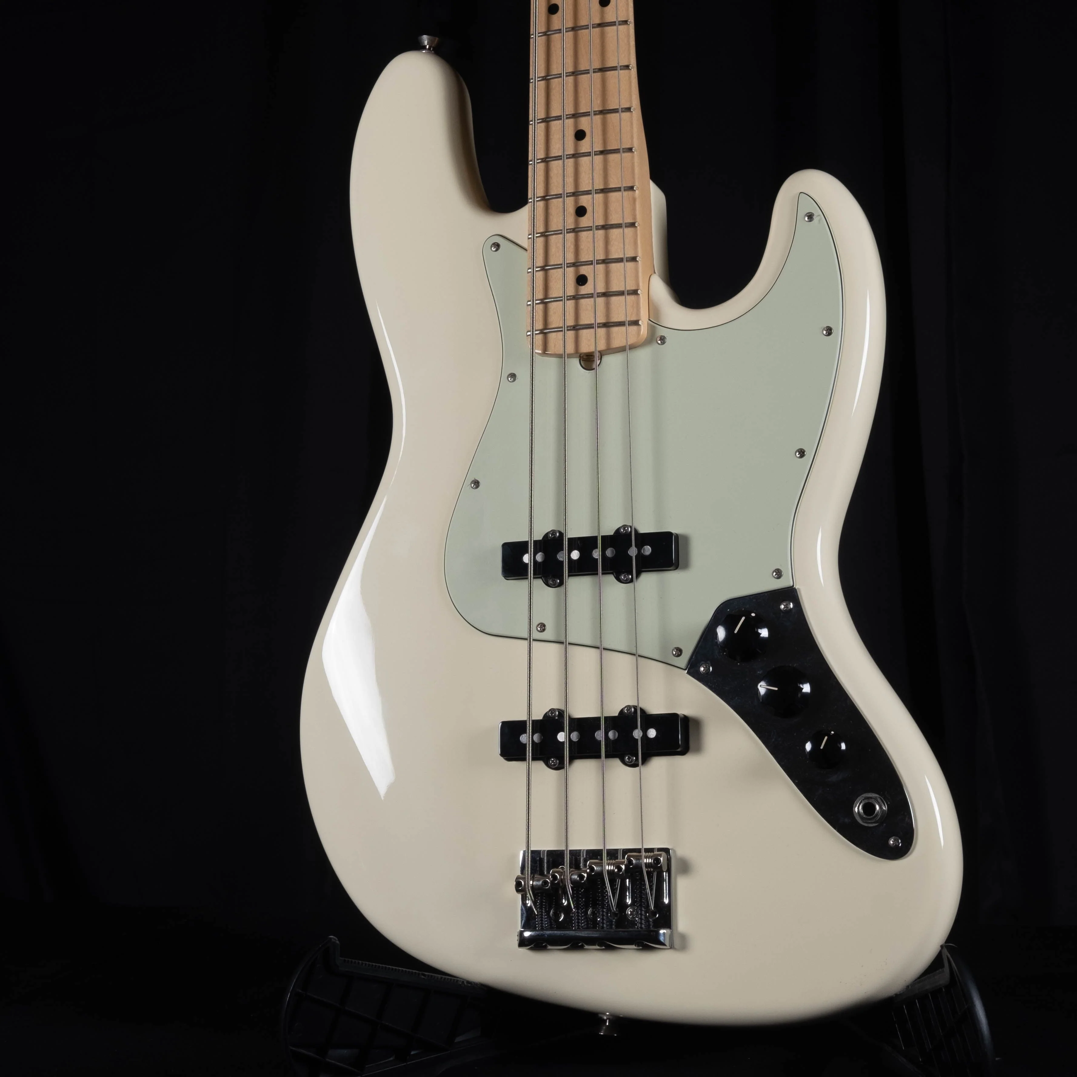 Used Fender American Professional Jazz Bass Olympic White With OHSC - Image 7