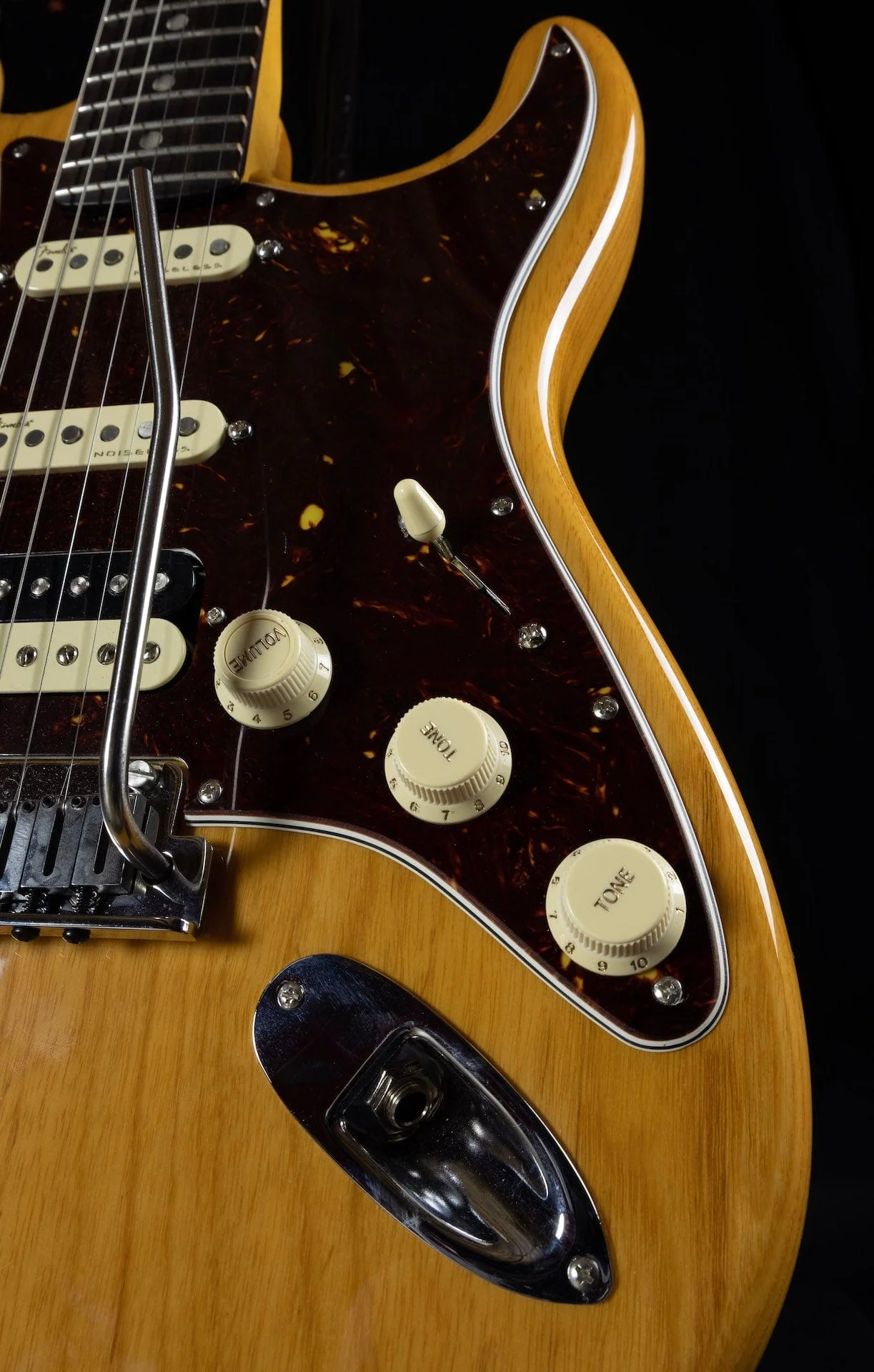 Used Fender American Ultra Stratocaster HSS Aged Natural with Case - Image 6