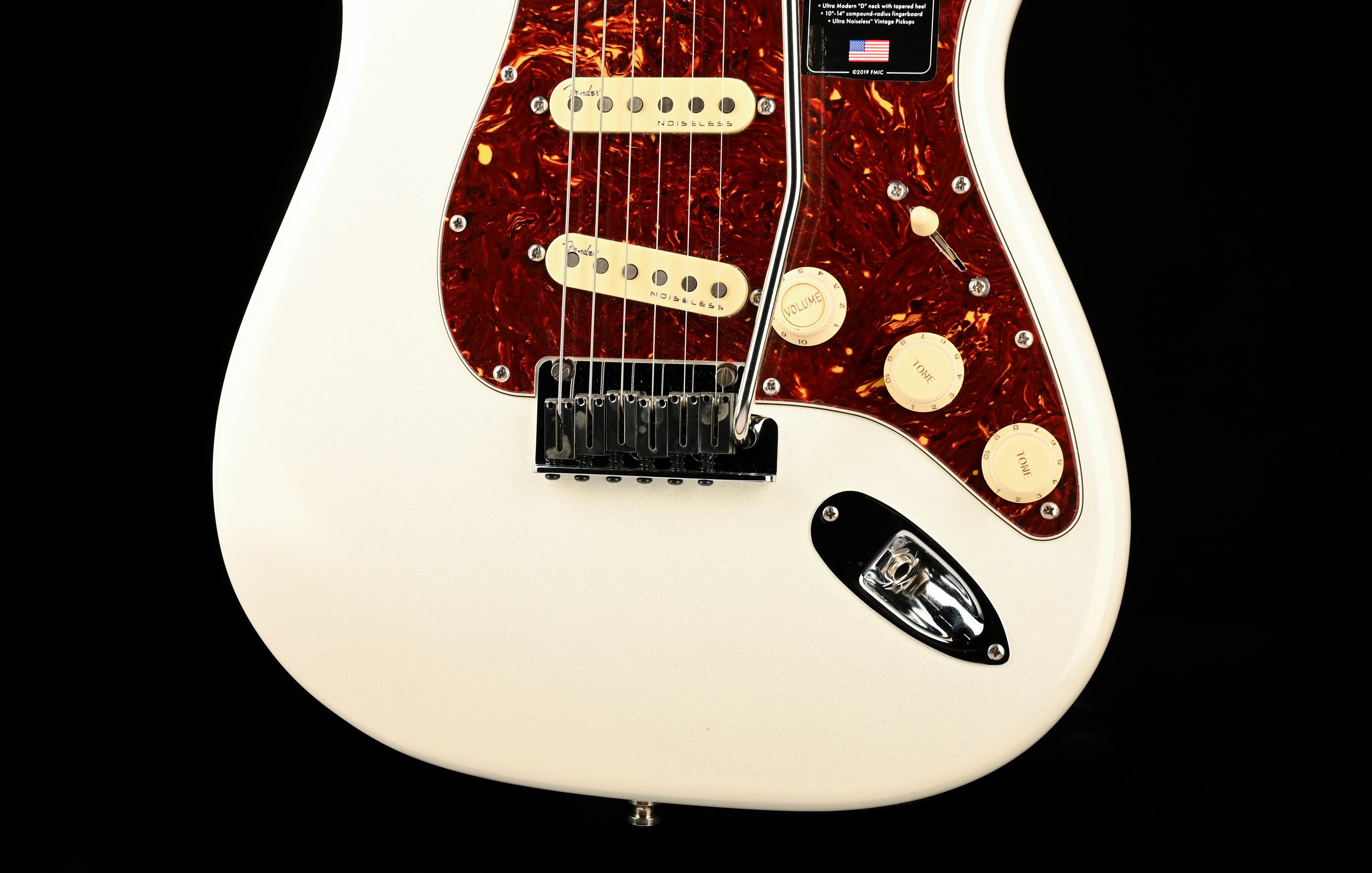 Used Fender American Ultra Stratocaster Rswd Fingerboard Arctic Pearl With Case - Image 5