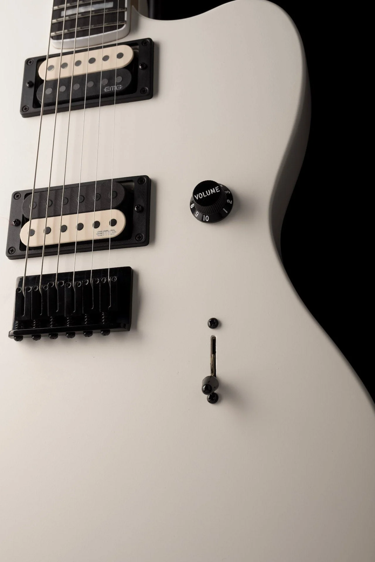 Used Fender Jim Root Jazzmaster V4 Flat White with OHSC - Image 7