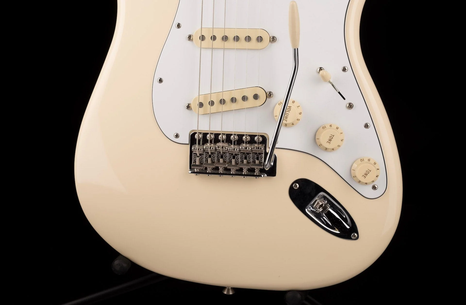 Used Fender Jimi Hendrix Stratocaster Olympic White with Gig Bag - Image 5