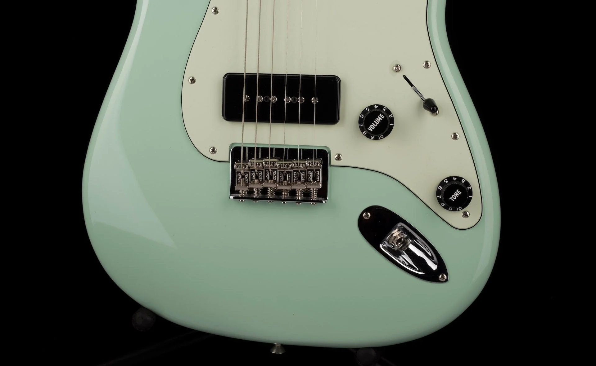 Used Fender Noventa Stratocaster Surf Green with Gig Bag - Image 5