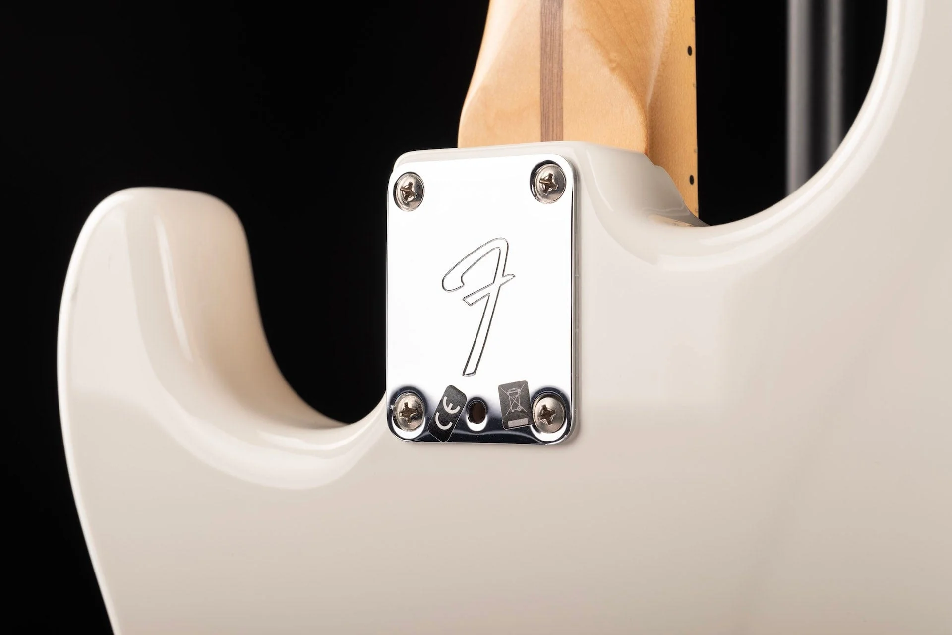 Used 2018 Fender Player Stratocaster HSS Floyd Rose Polar White w Hardshell Case - Image 8