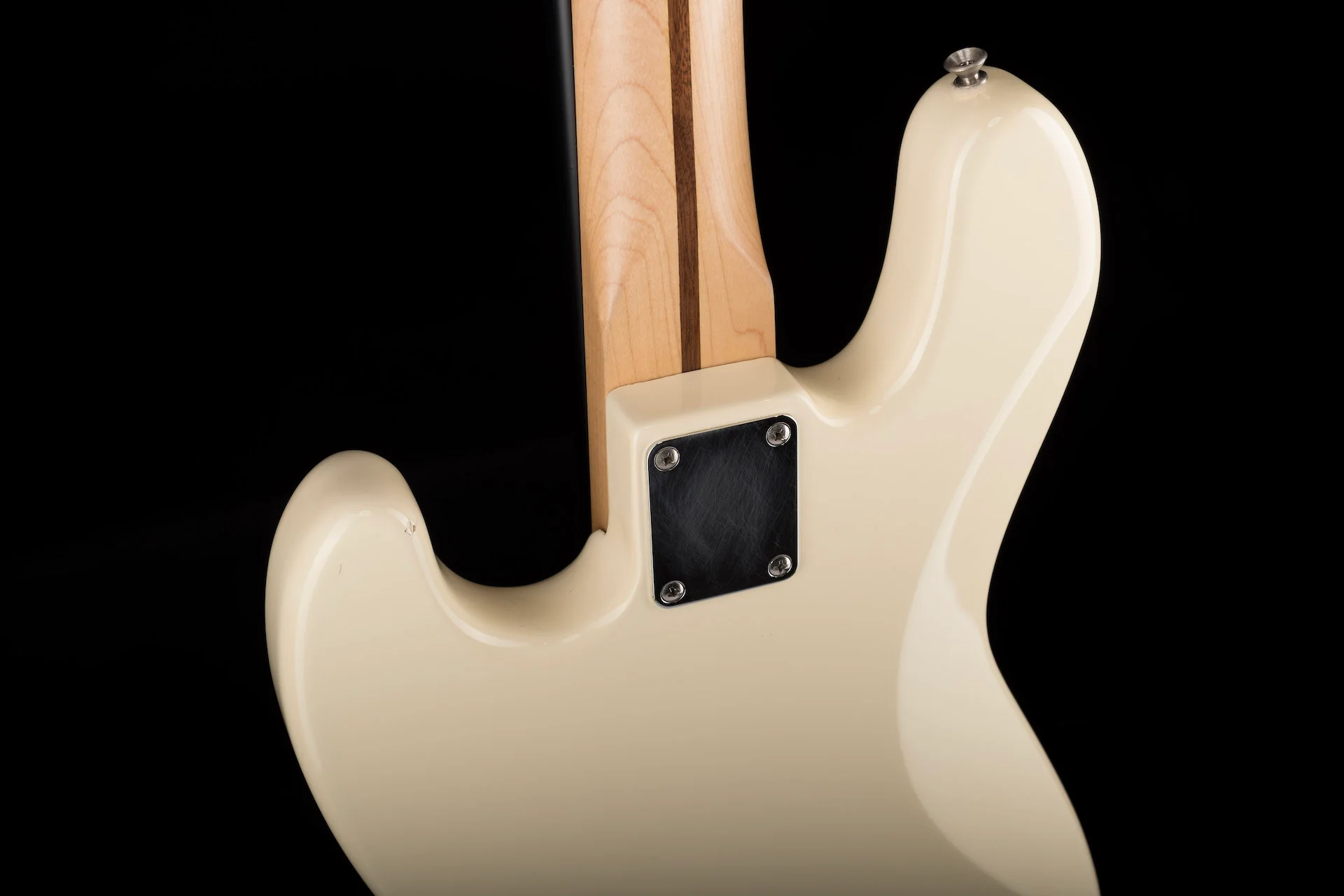 Used 2004 Fender Standard Jazz Bass Arctic White with Gig Bag - Image 9