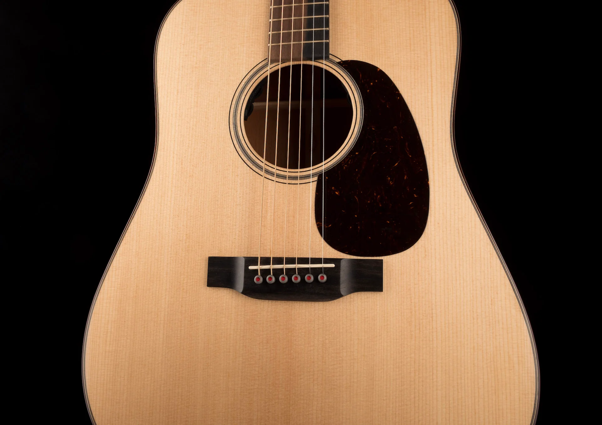 Used Martin D-18E Modern Deluxe Natural with OHSC - Image 6