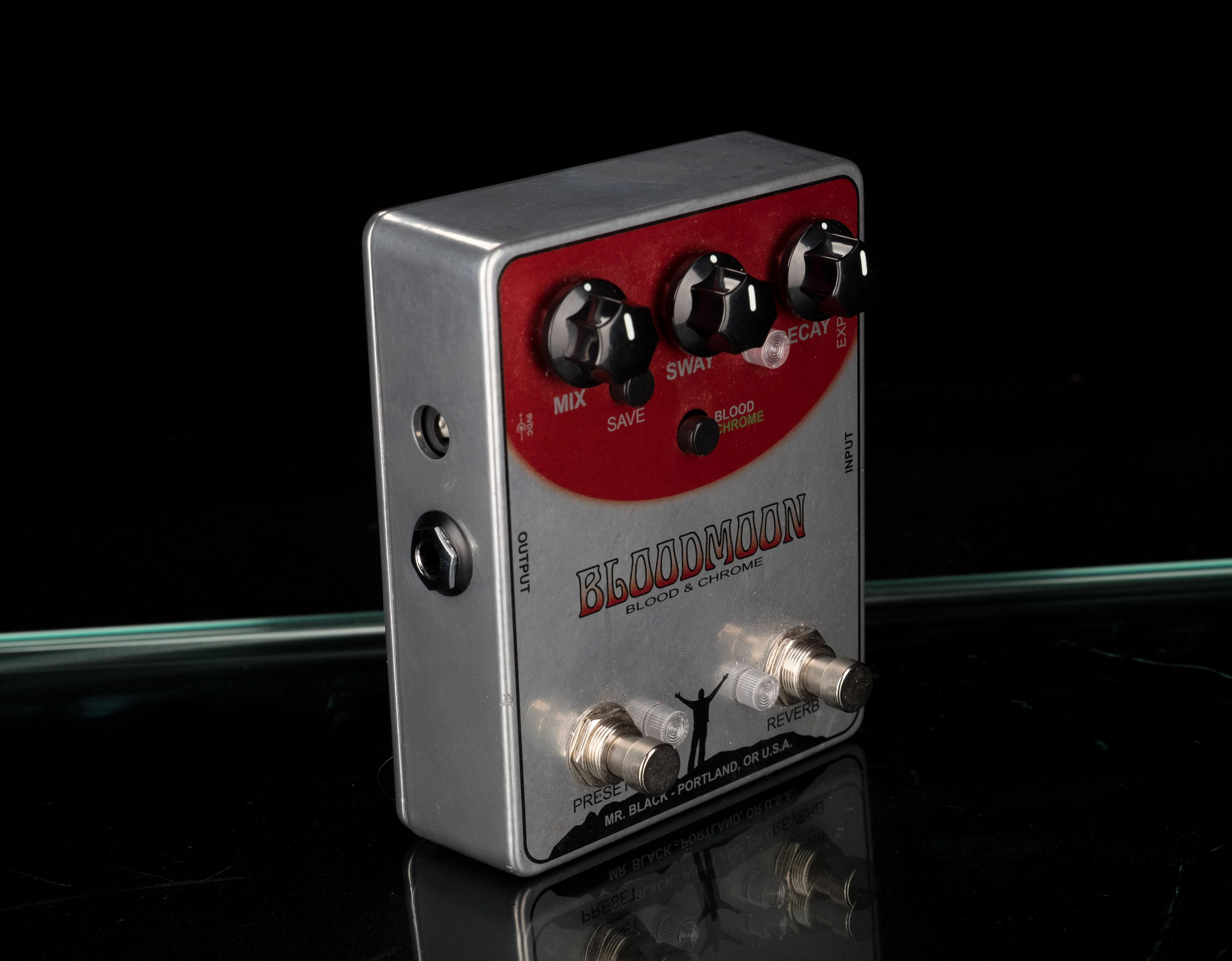 Used Mr. Black BloodMoon Blood & Chrome Modulated Reverb Pedal - Image 5