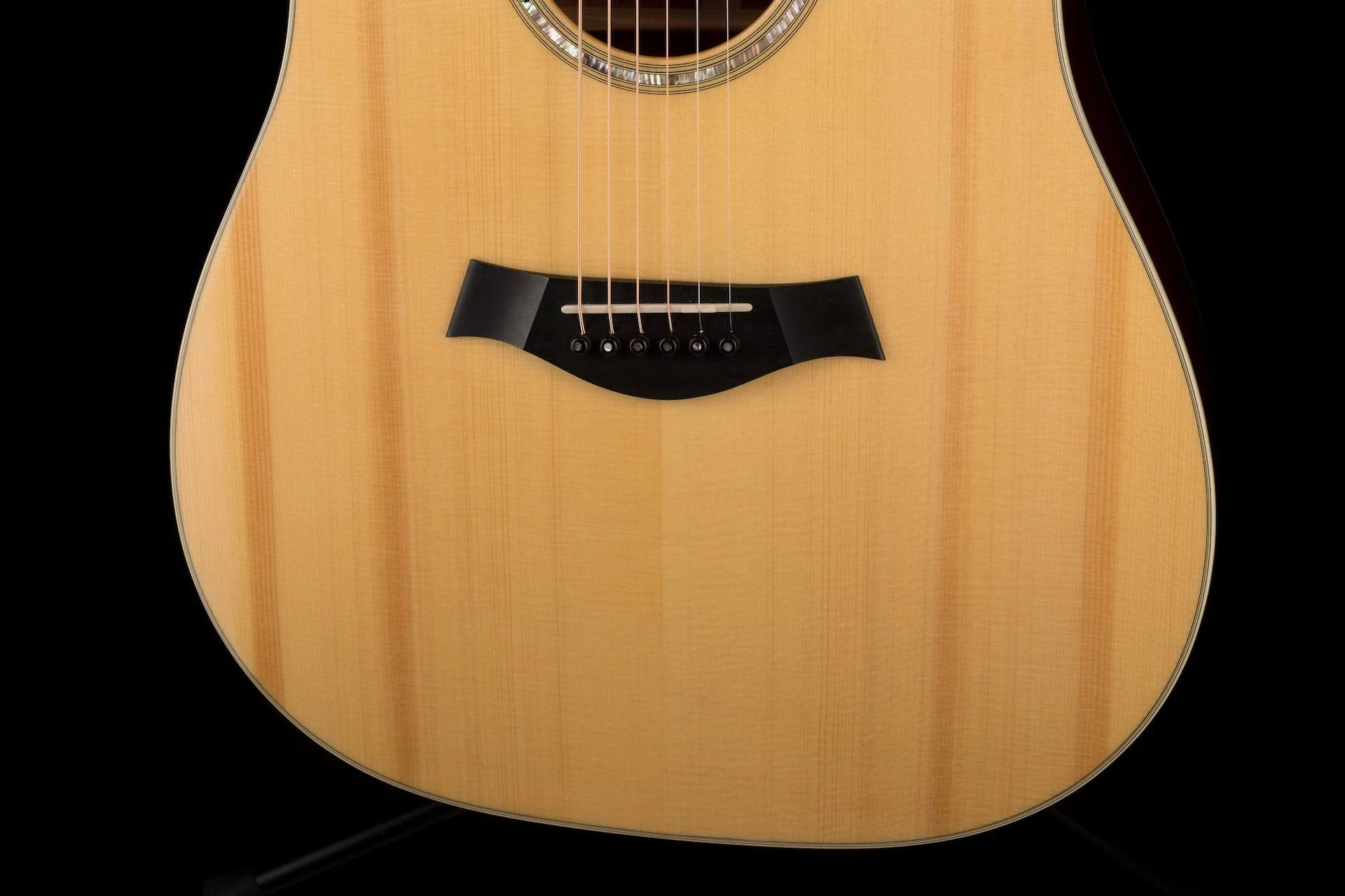 Used Taylor DN5 Acoustic with OHSC - Image 4