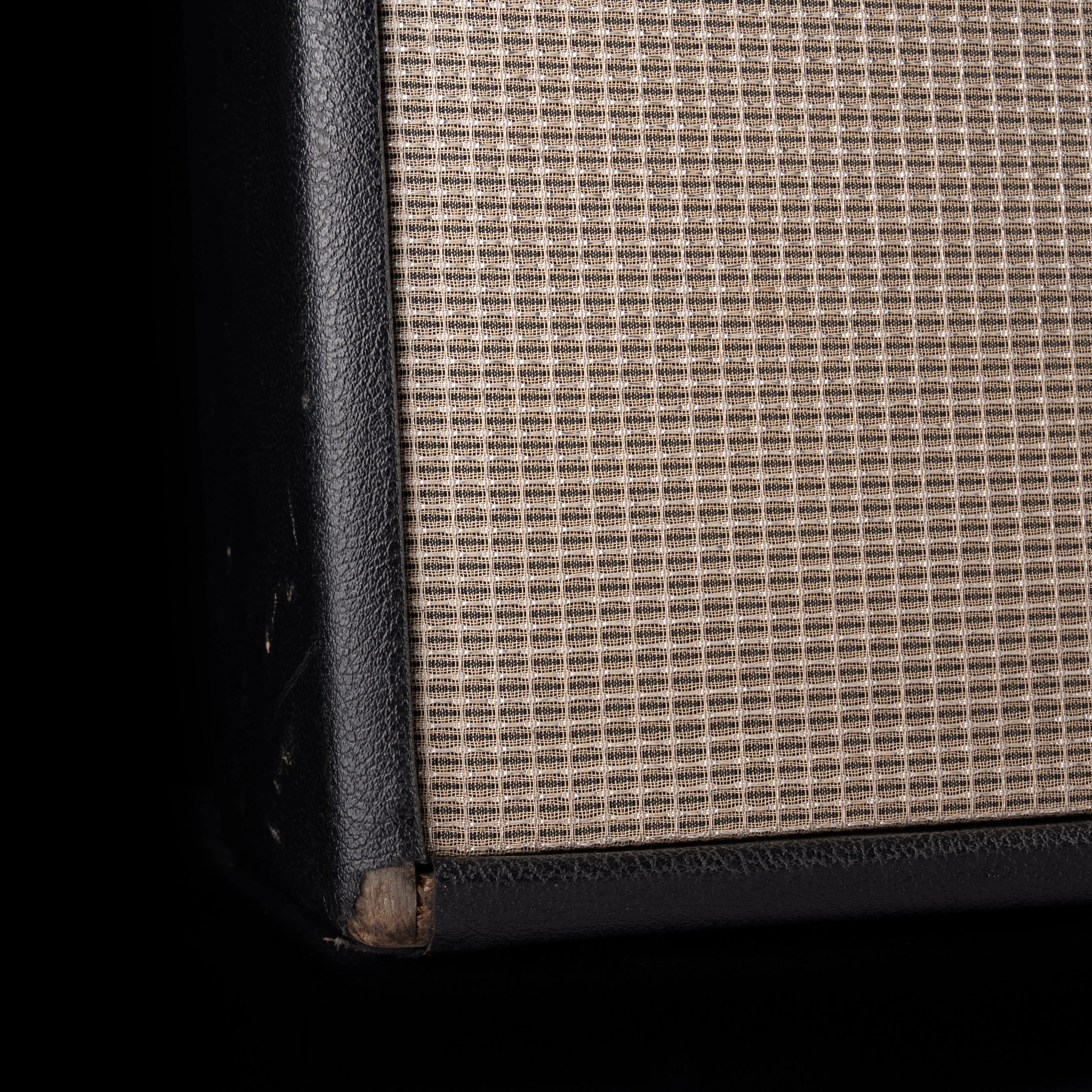 Vintage 1966 Fender Deluxe Reverb Guitar Amp With Celestion G12 Speaker - Image 4