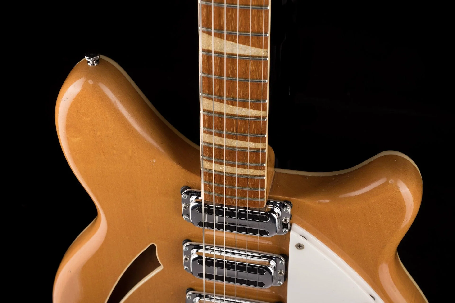 Vintage 1968 Rickenbacker 370/6 Maple Glo With New Silver Vintage-Style HSC - Image 3